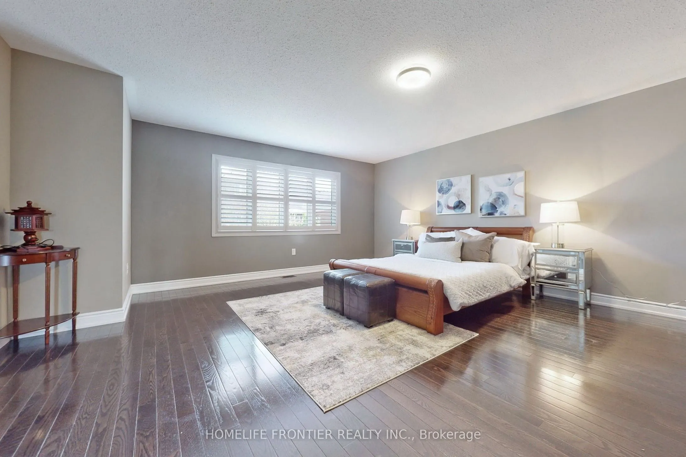 24 Manor Glen Crescent