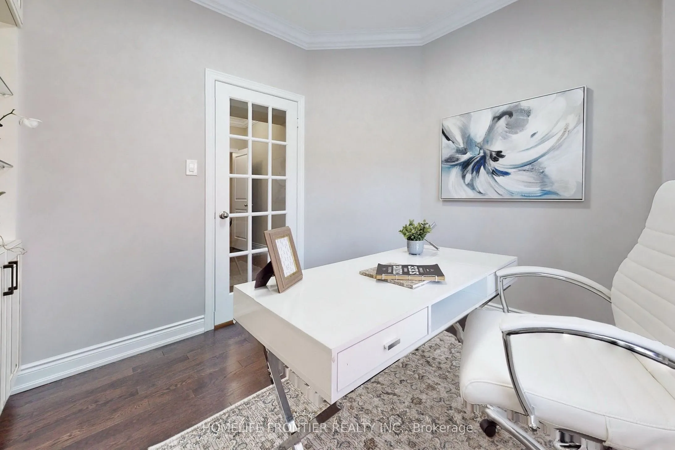 24 Manor Glen Crescent
