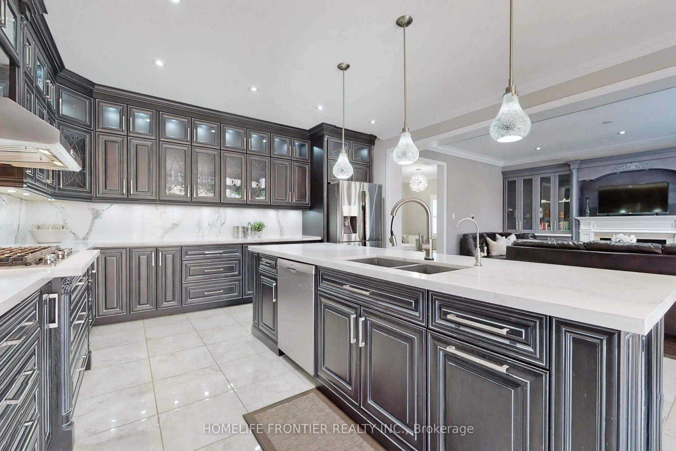 24 Manor Glen Crescent