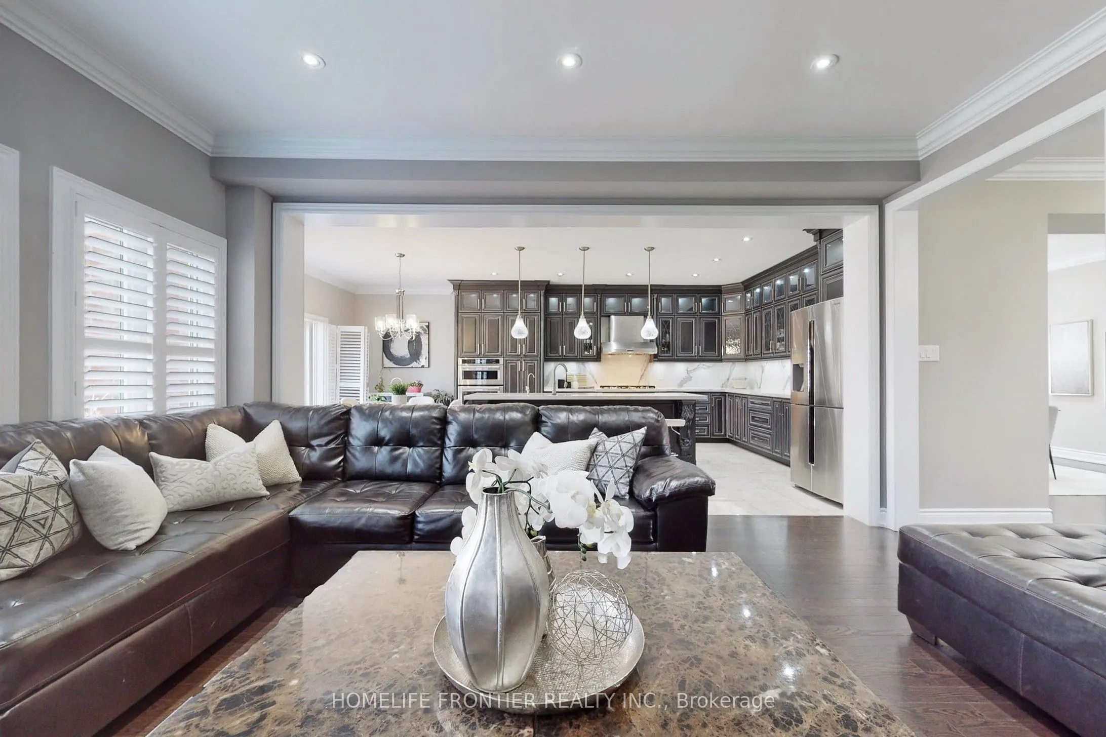 24 Manor Glen Crescent