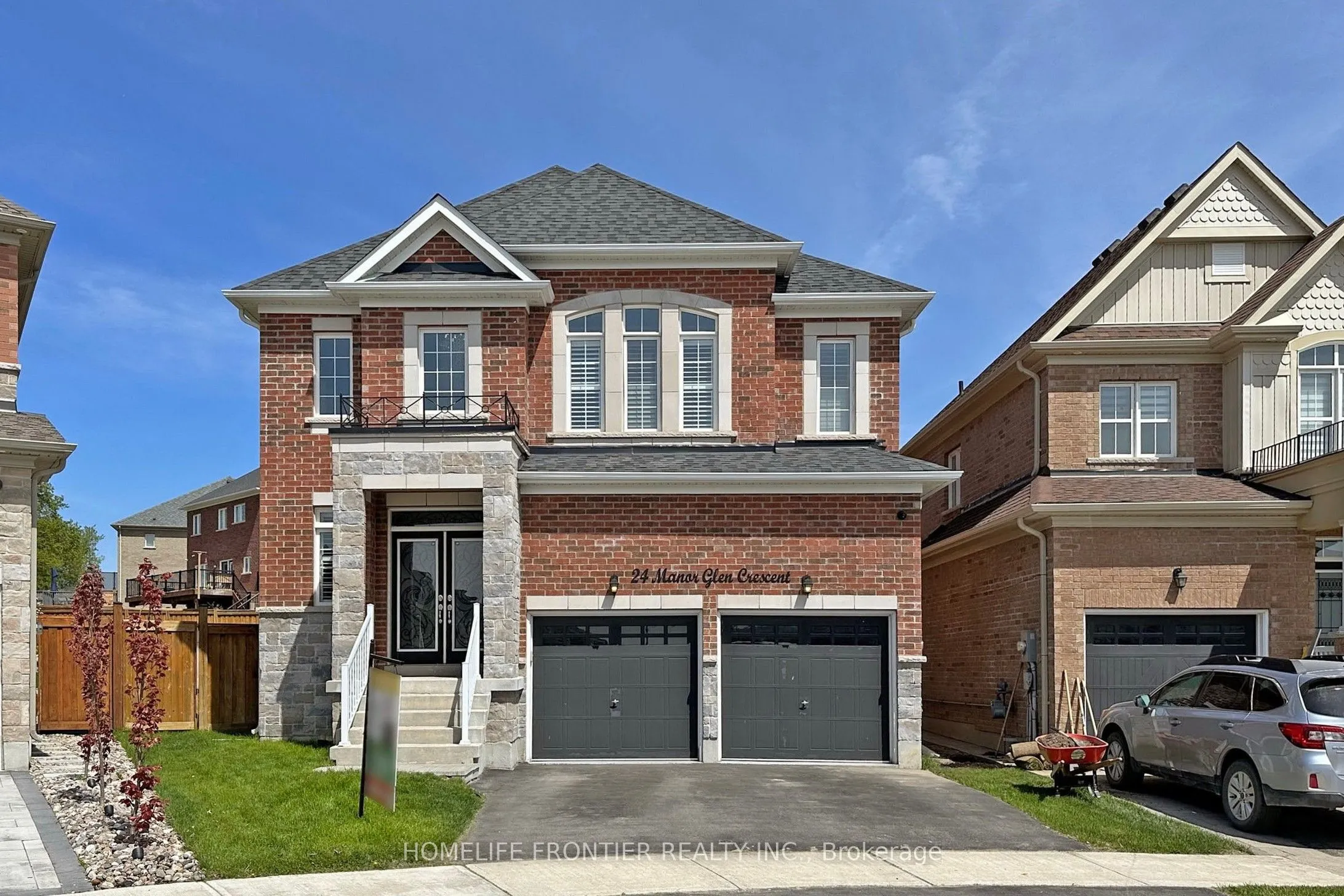 24 Manor Glen Crescent