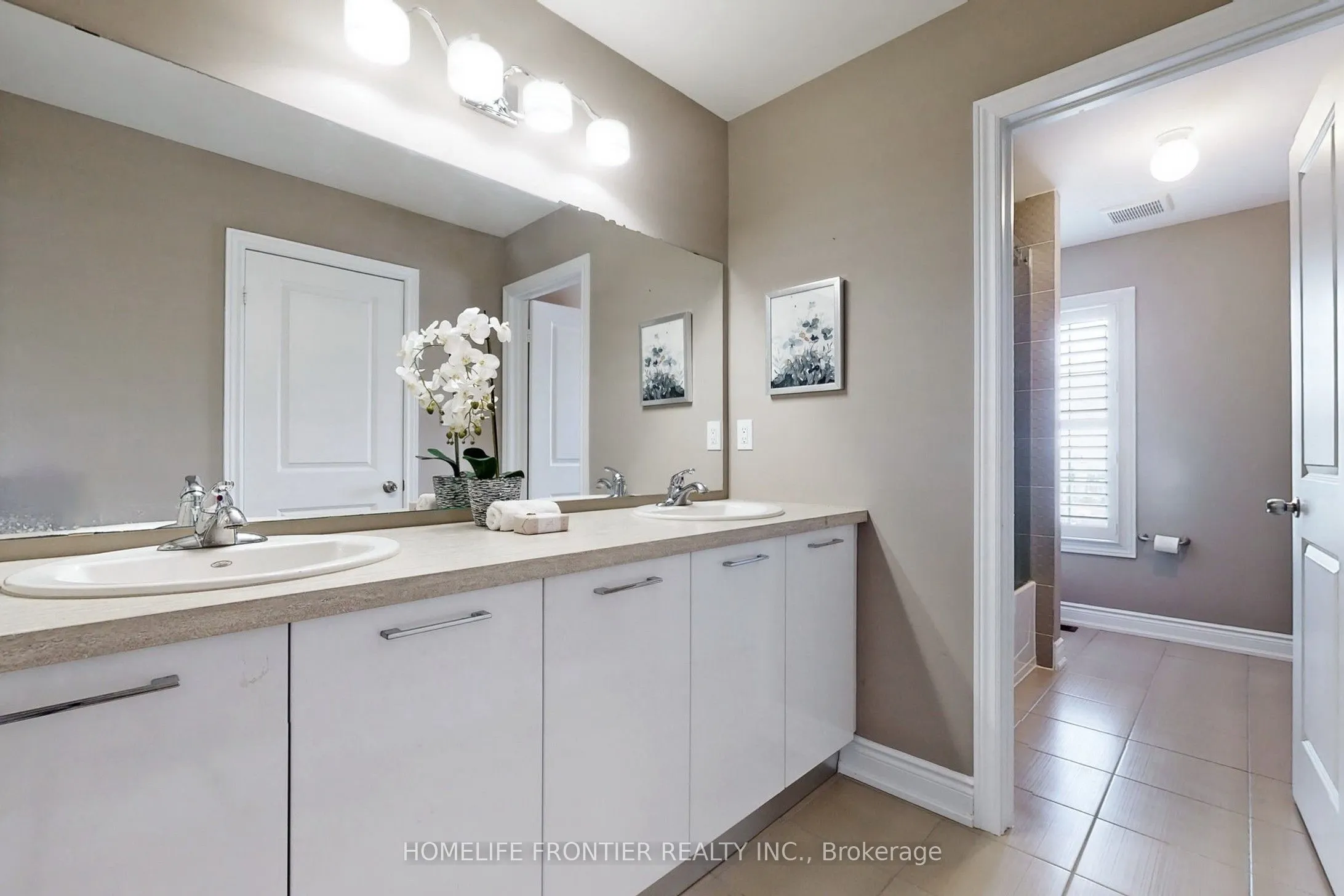 24 Manor Glen Crescent