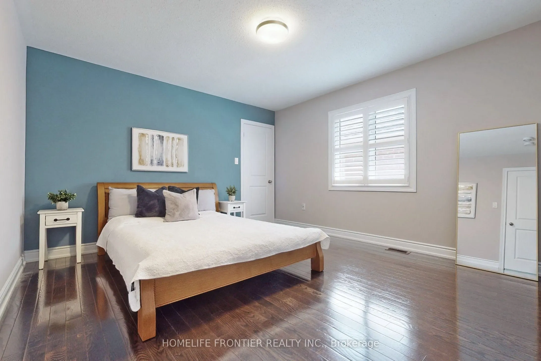 24 Manor Glen Crescent