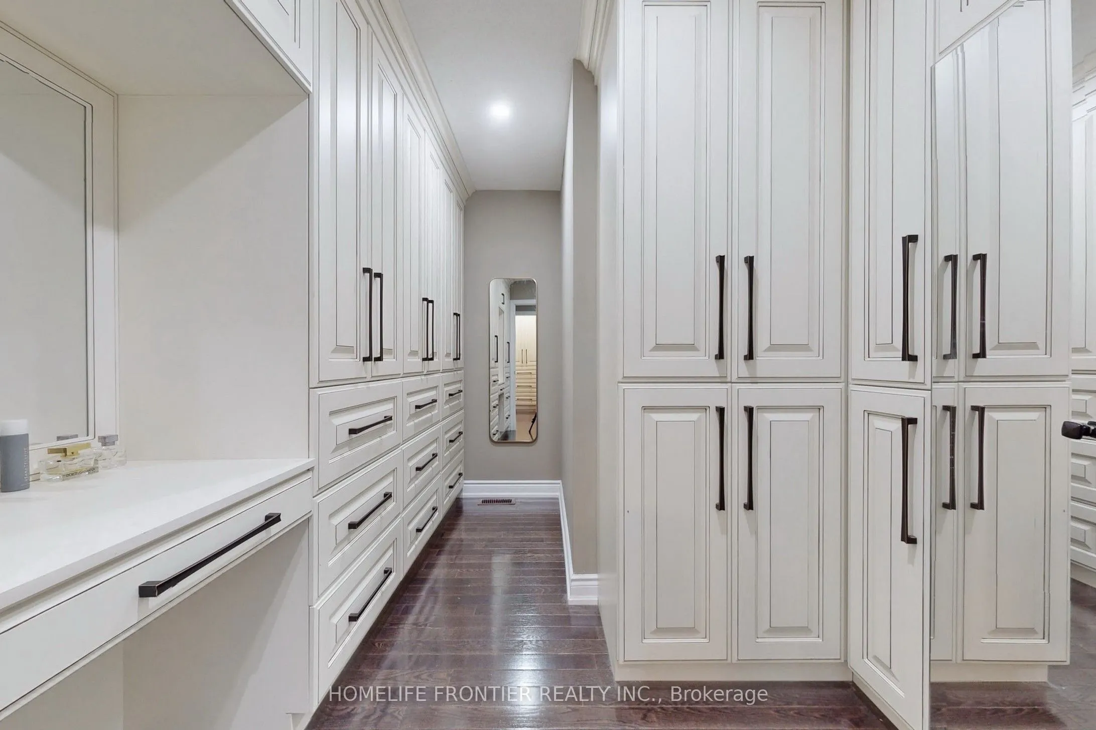 24 Manor Glen Crescent