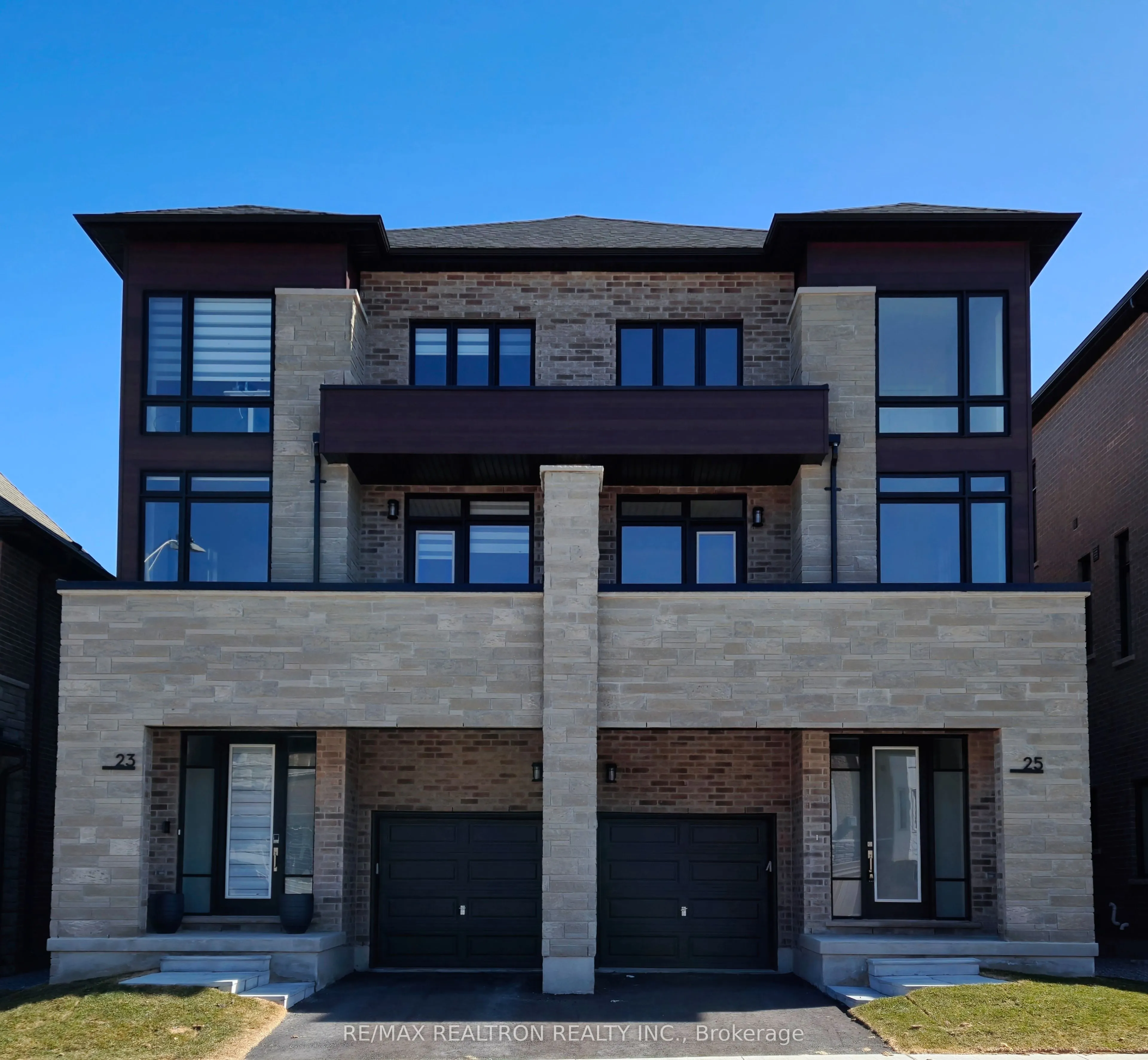 25 Seguin Street