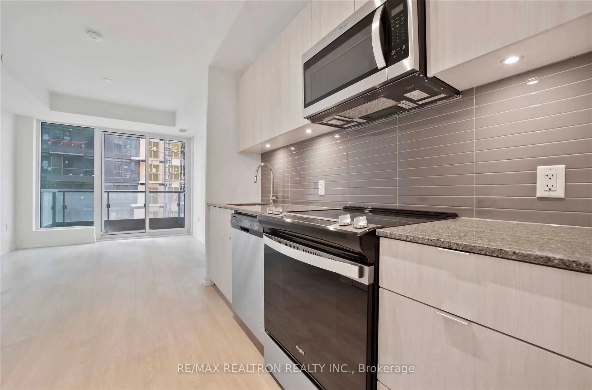 8868 Yonge Street, #302