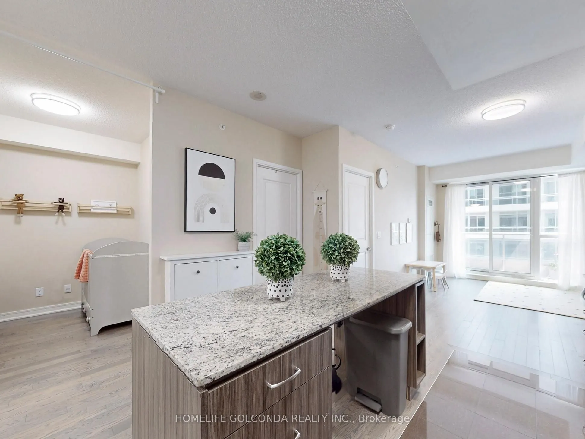 9205 Yonge Street, #1007