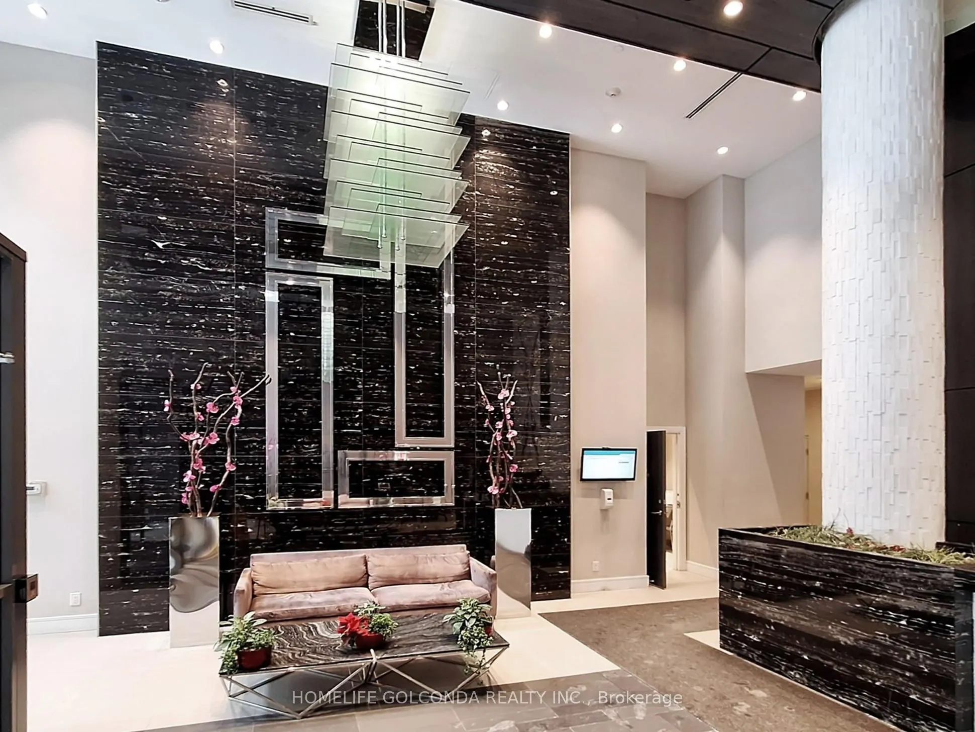 9205 Yonge Street, #1007