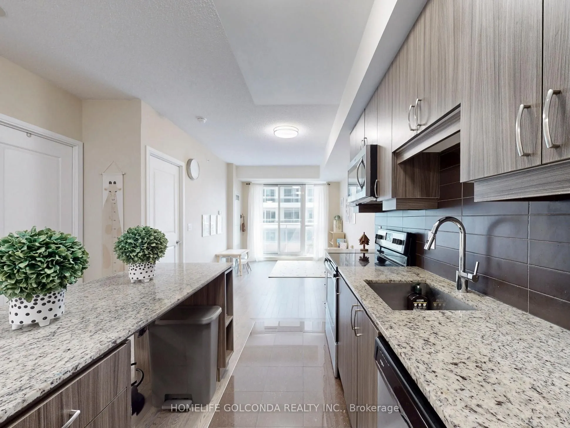 9205 Yonge Street, #1007