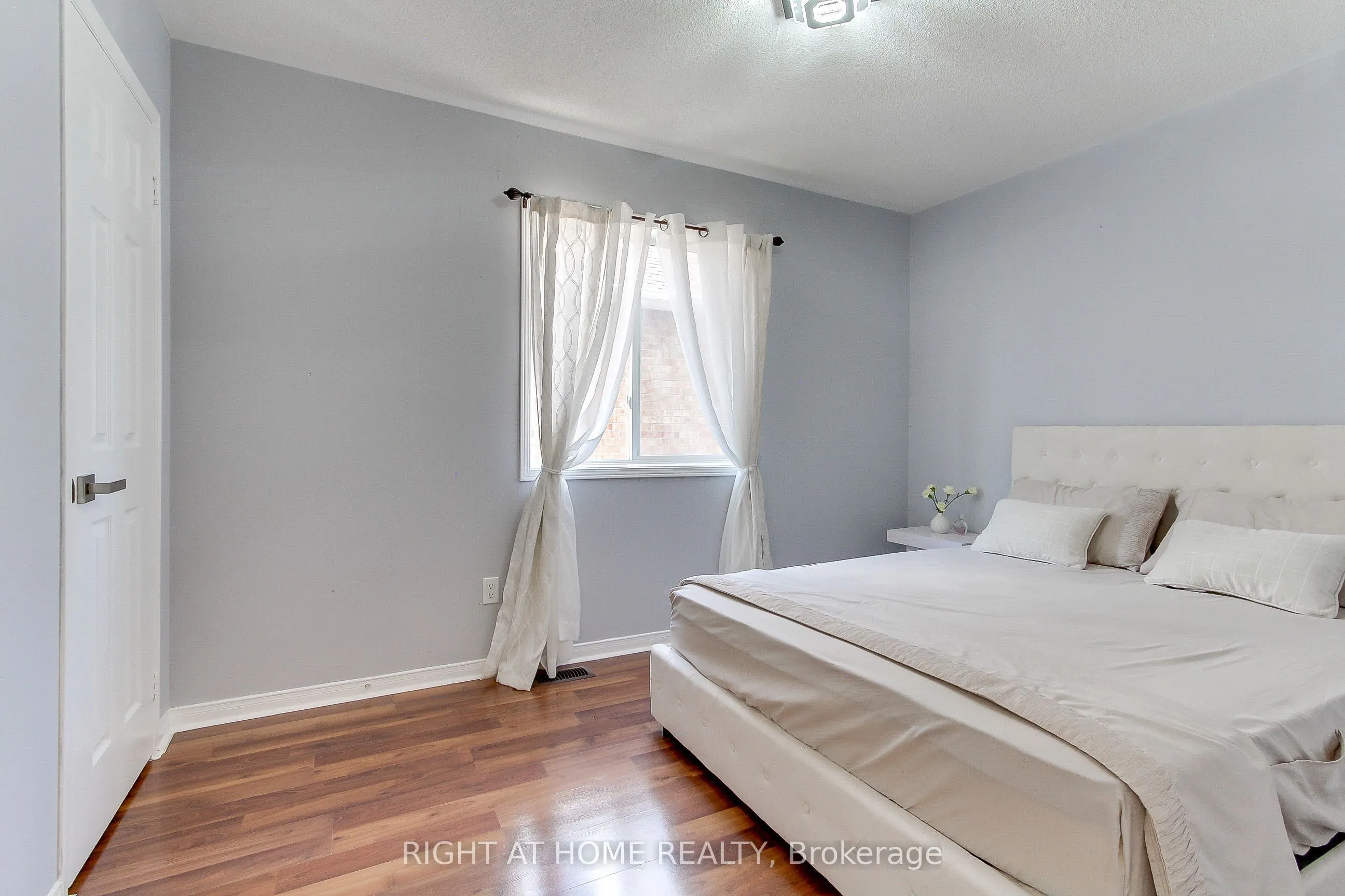 23 Maffey Crescent E