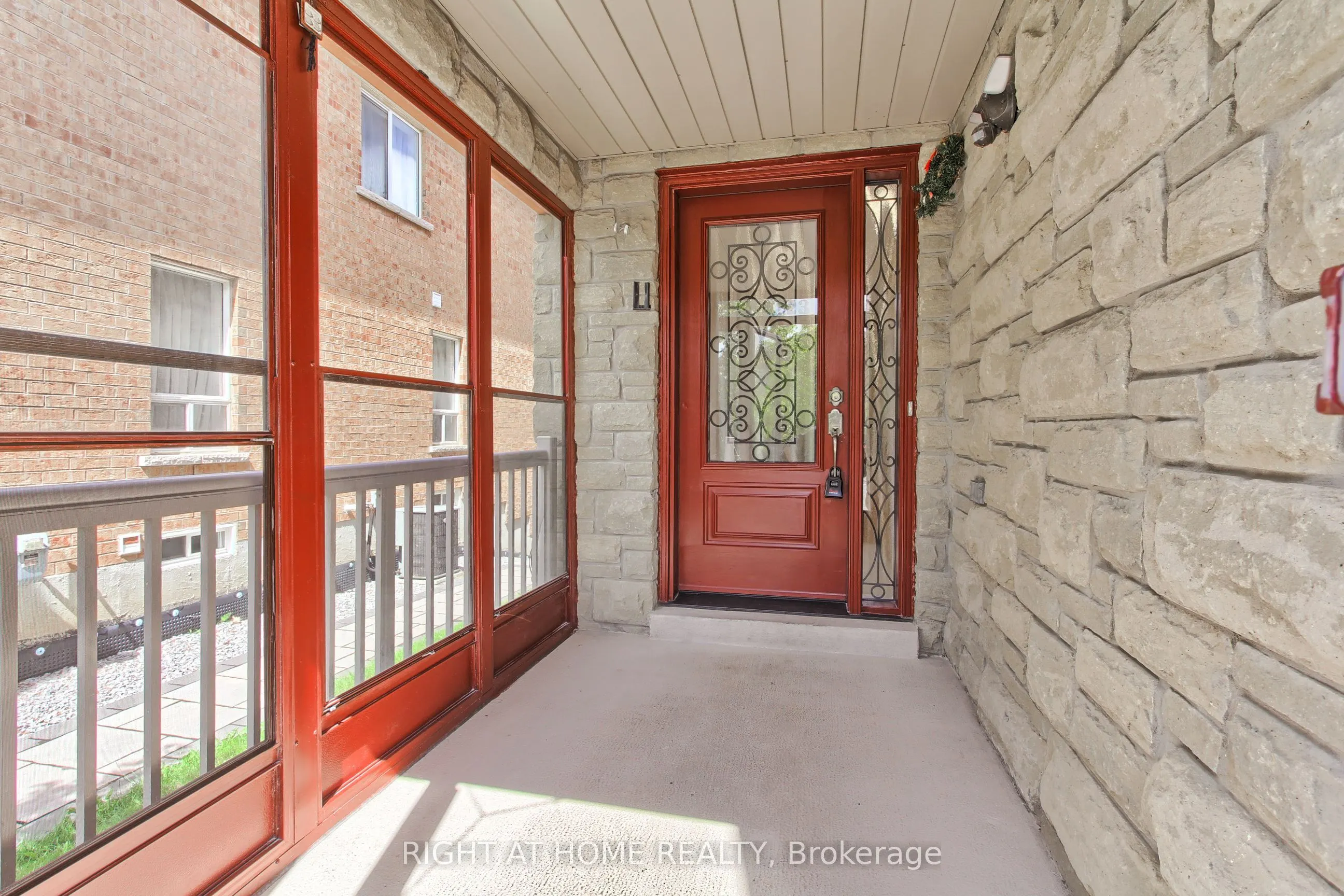 23 Maffey Crescent E