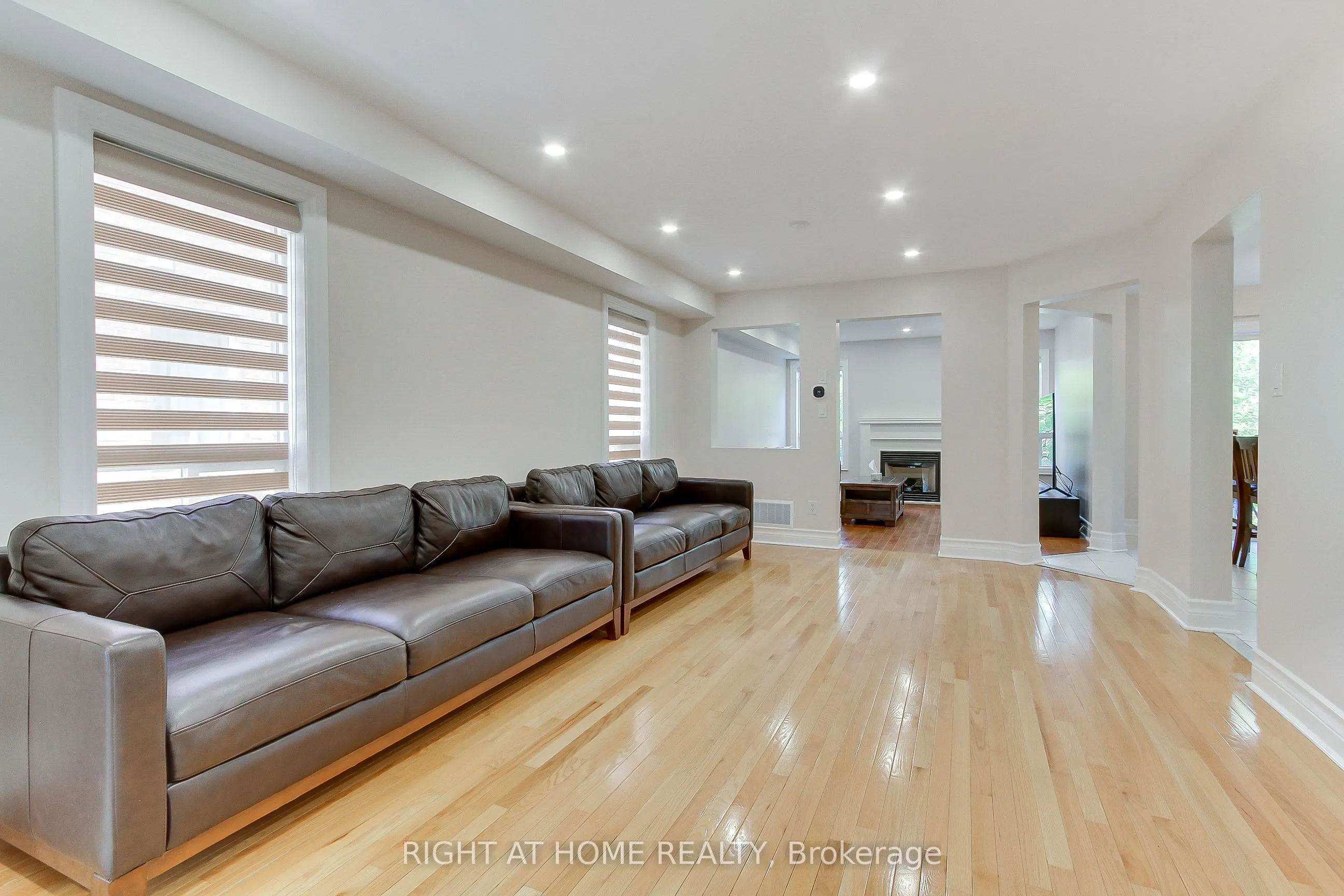 23 Maffey Crescent E