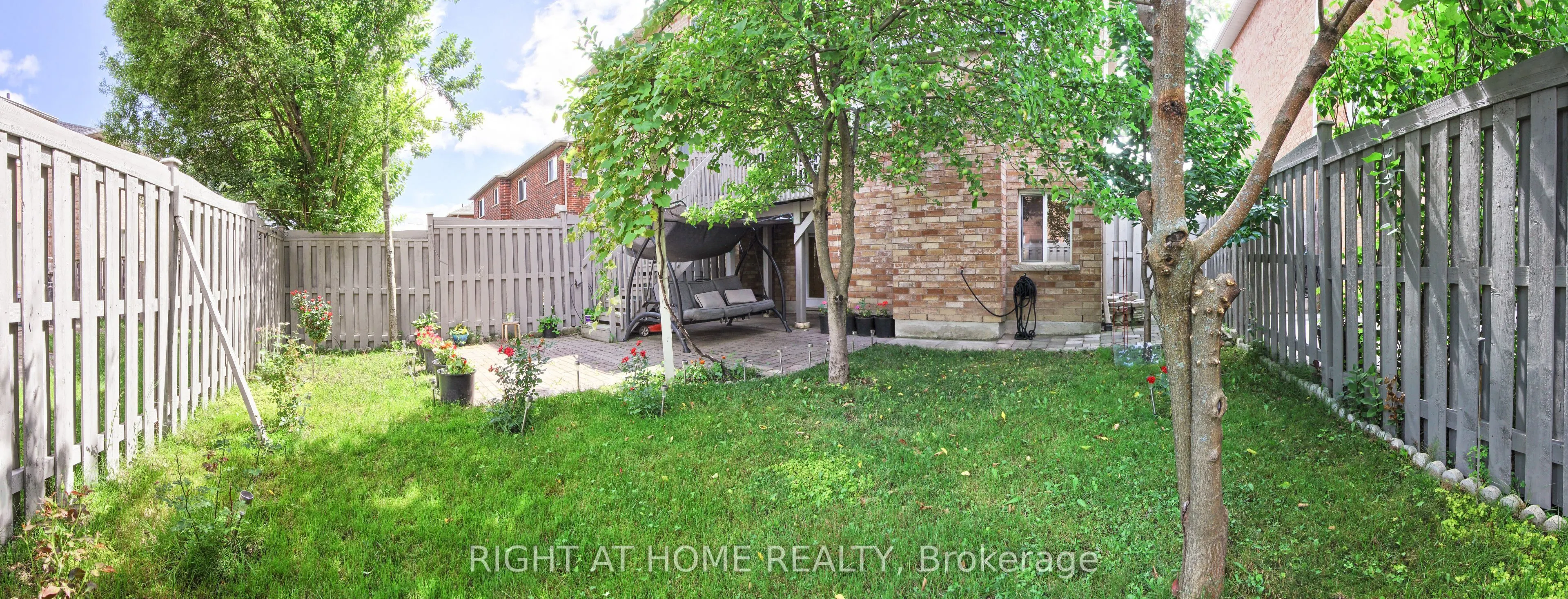 23 Maffey Crescent E