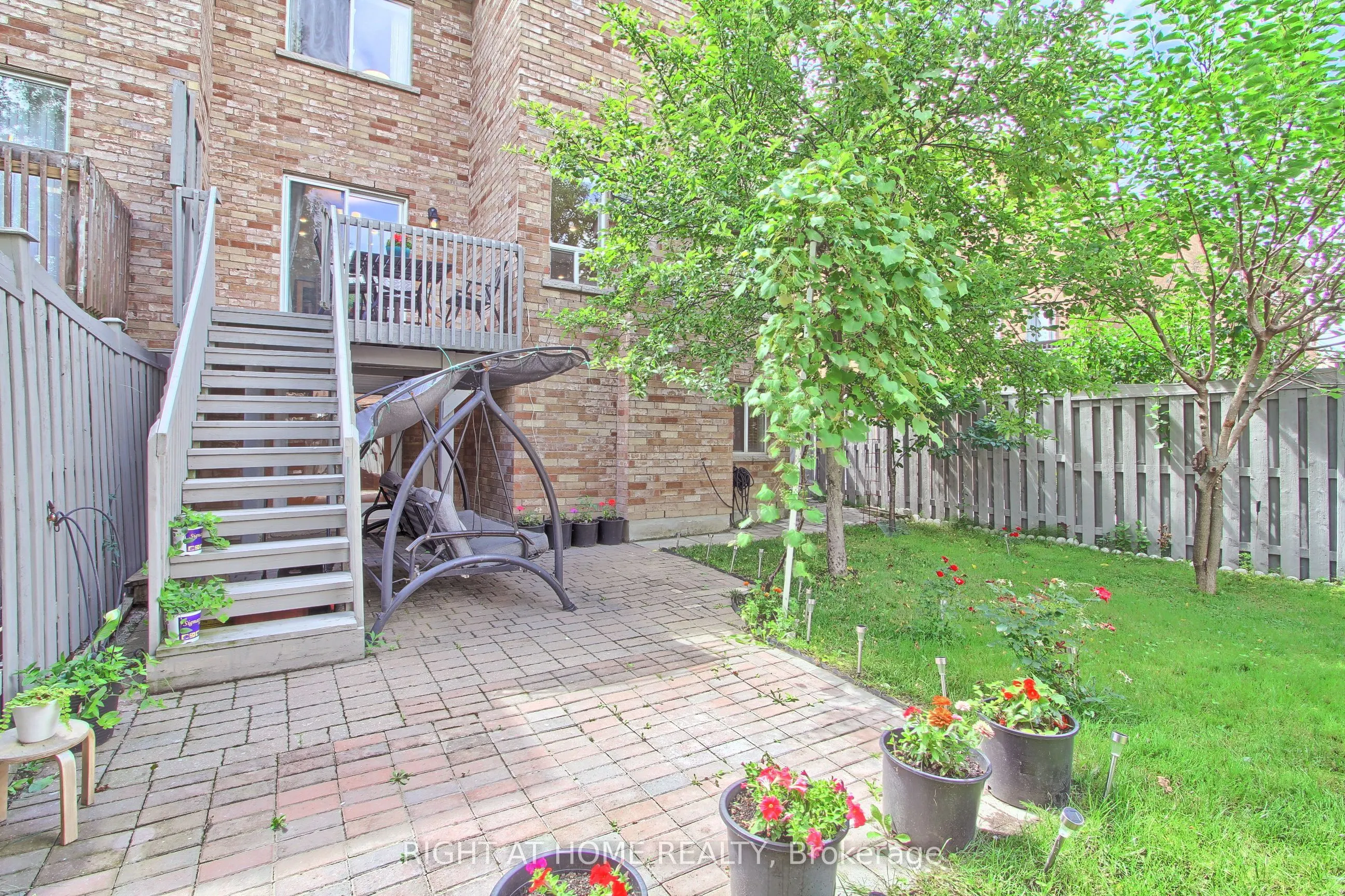 23 Maffey Crescent E
