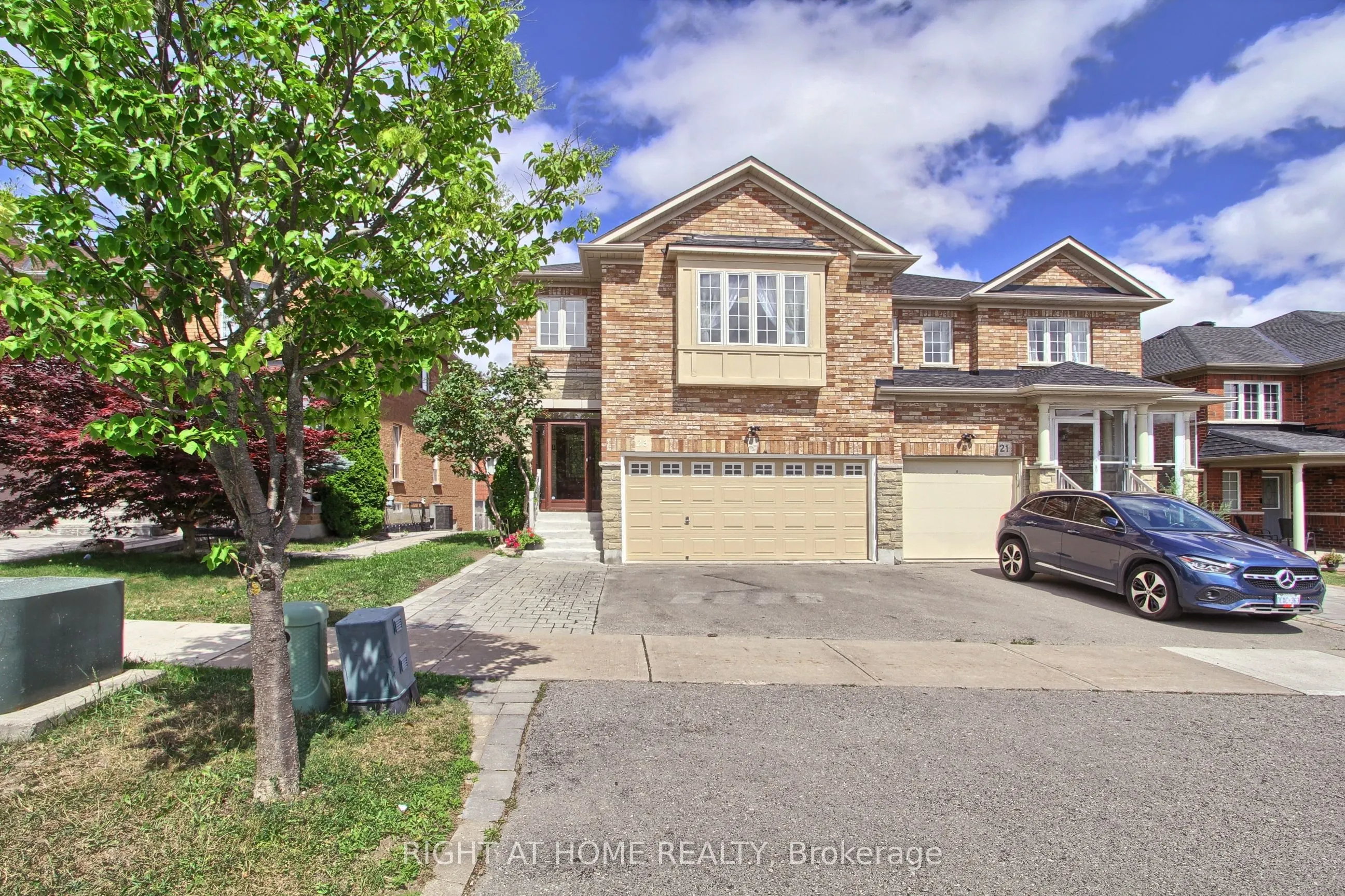 23 Maffey Crescent E