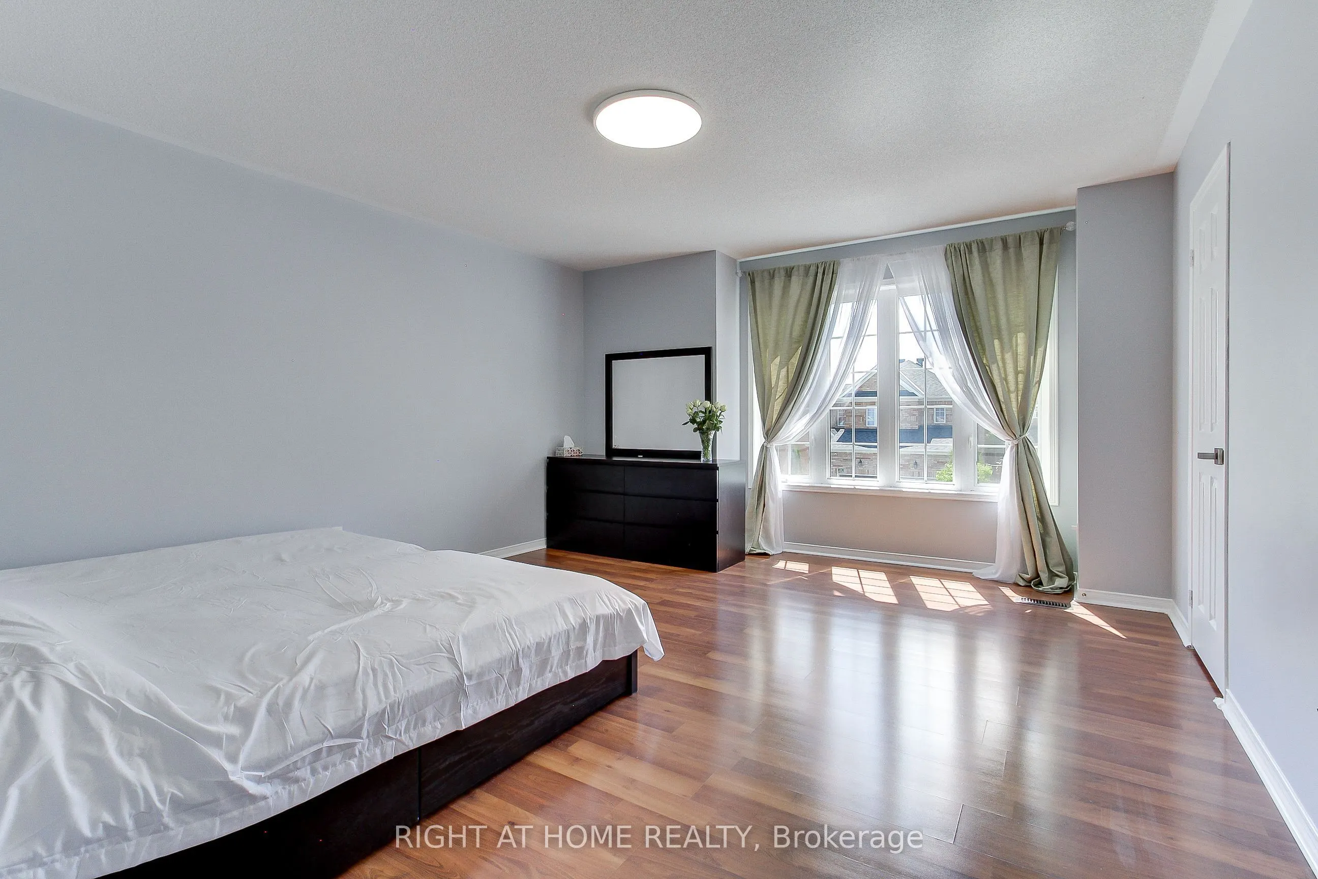 23 Maffey Crescent E