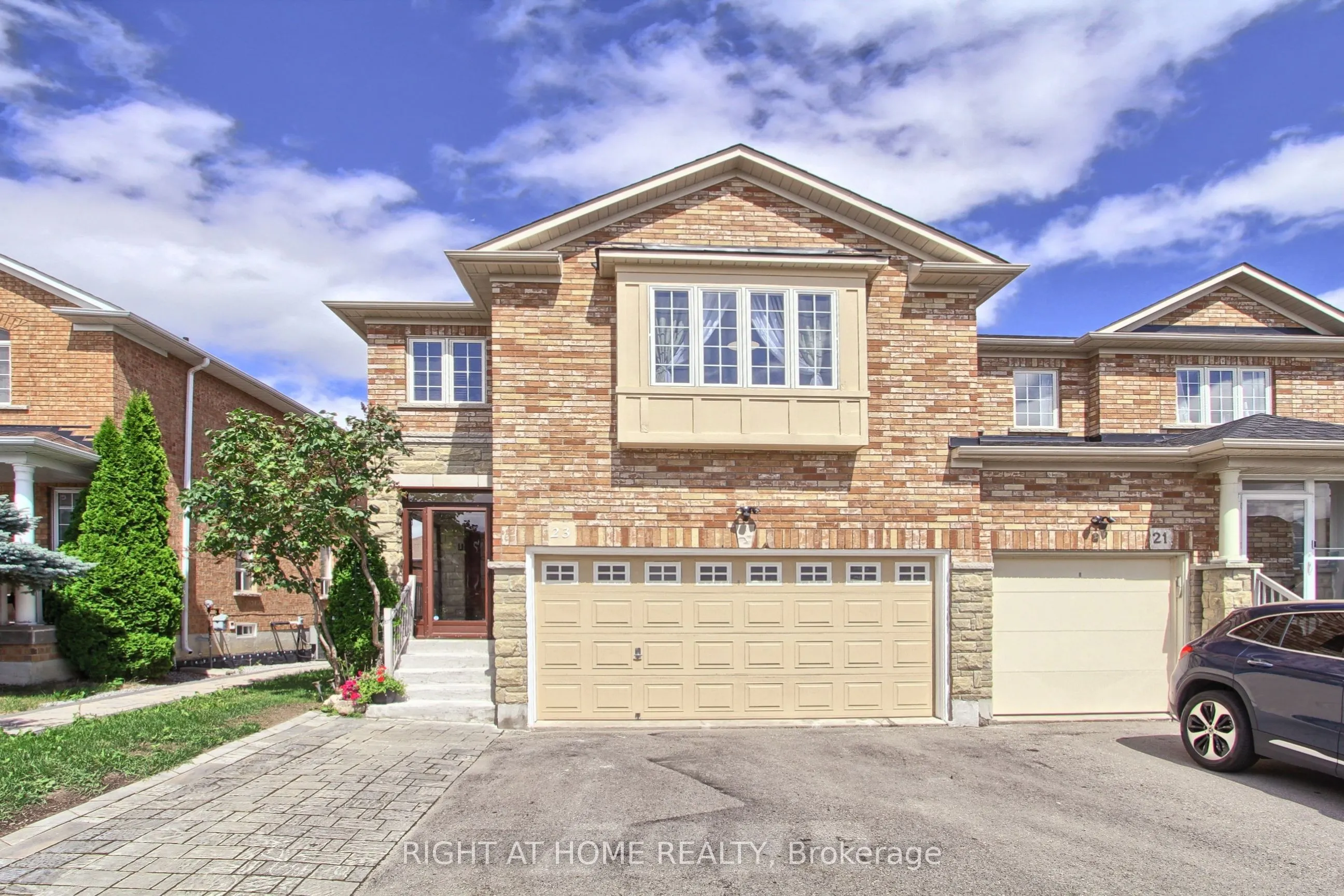 23 Maffey Crescent E