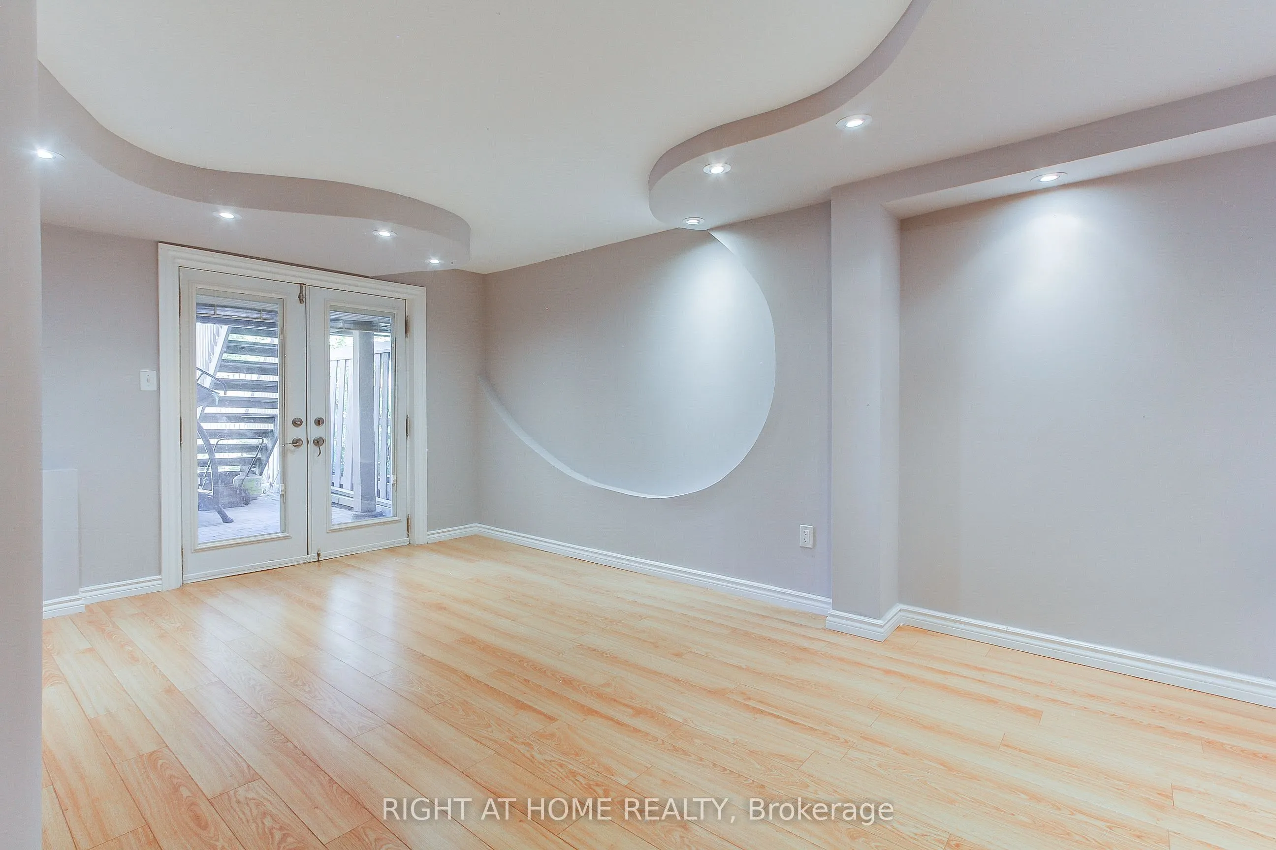 23 Maffey Crescent E