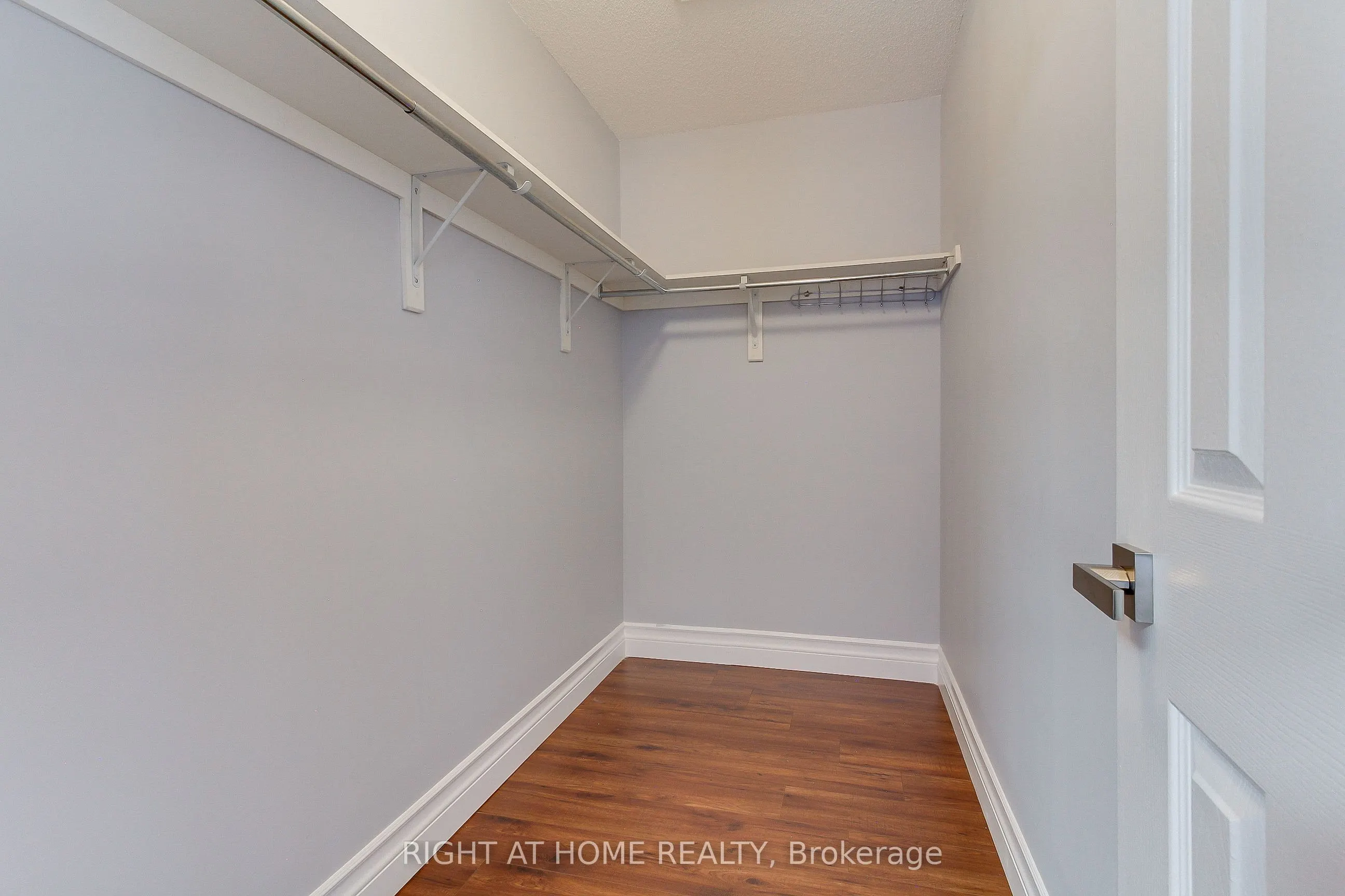 23 Maffey Crescent E