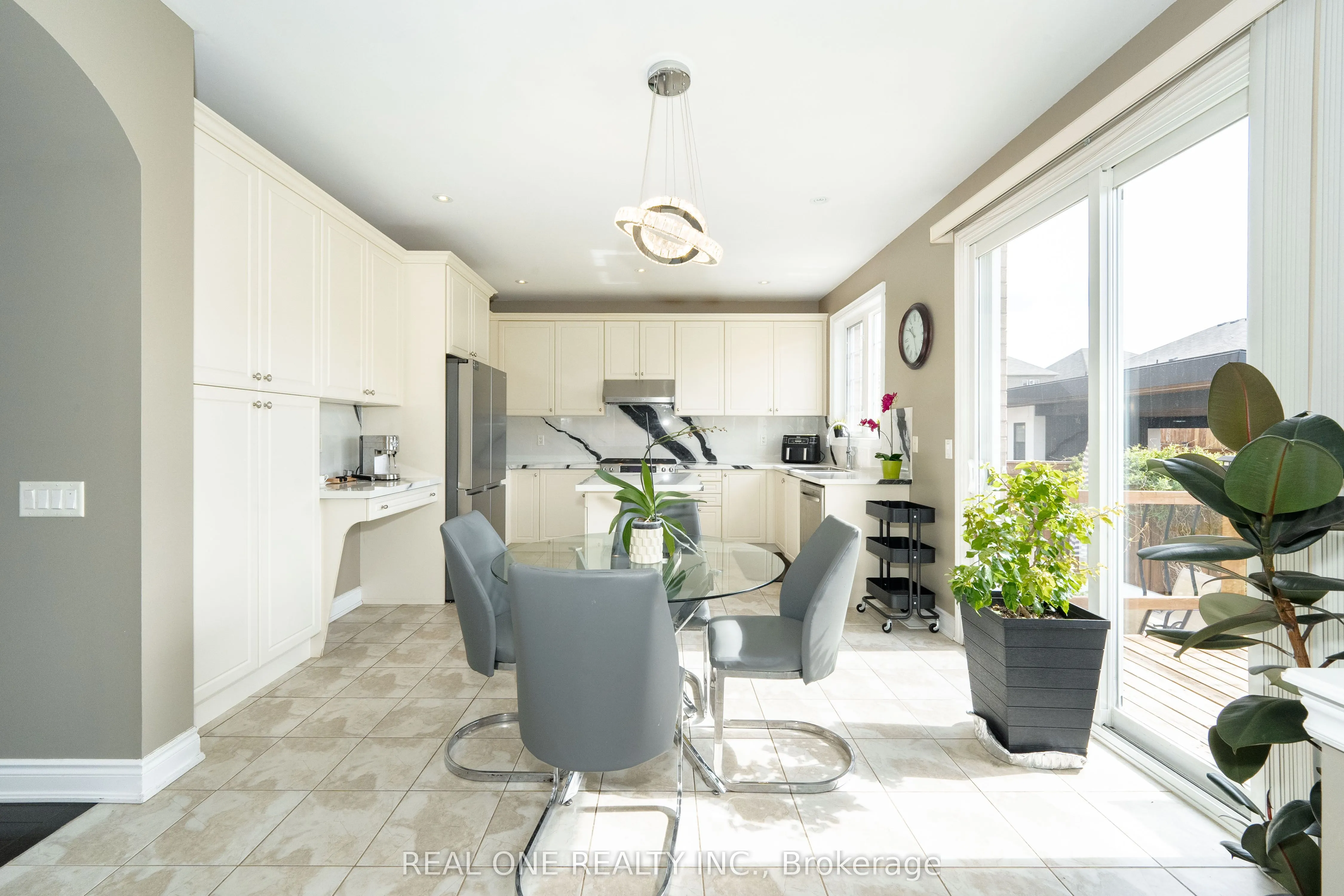 11 Zoran Lane
