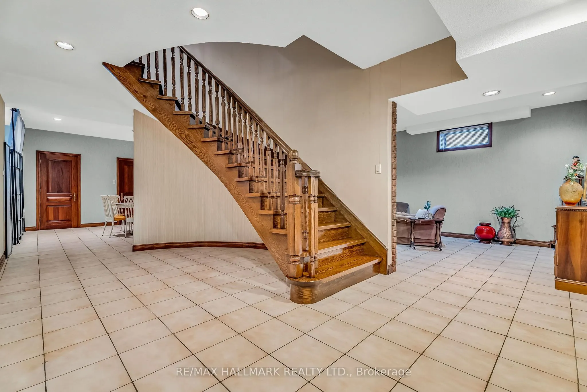 415 Wycliffe Avenue