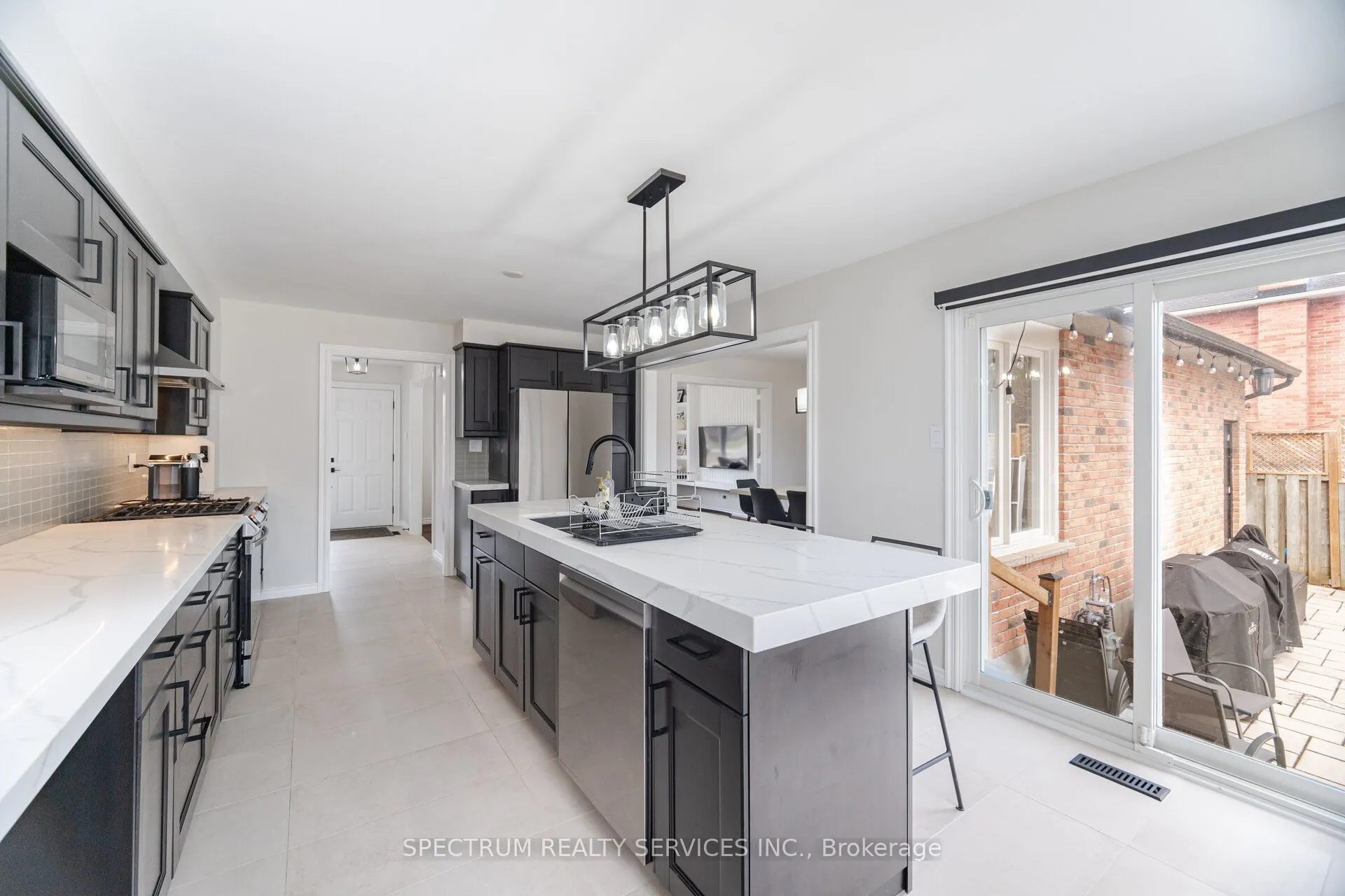 52 French Crescent