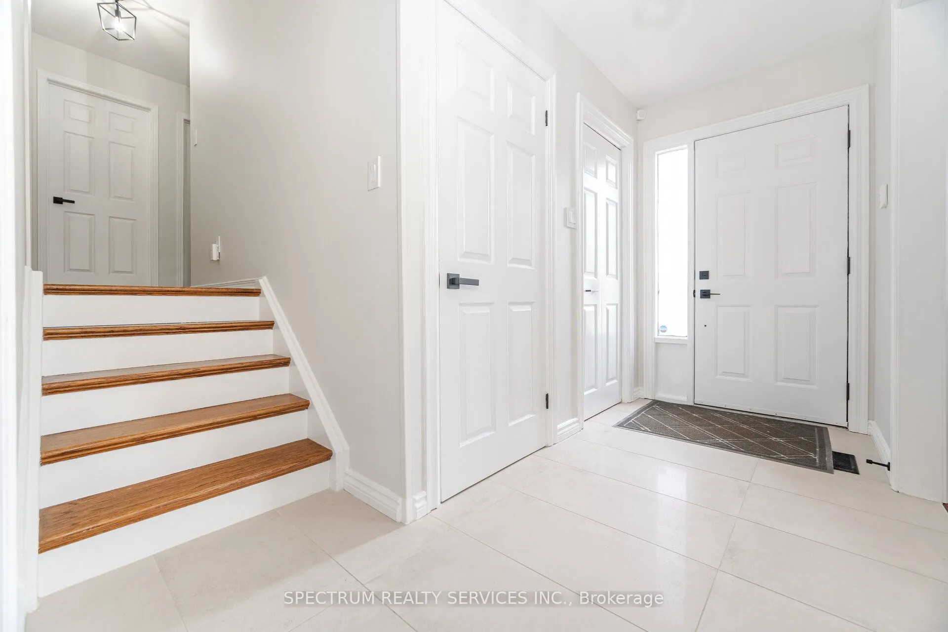 52 French Crescent