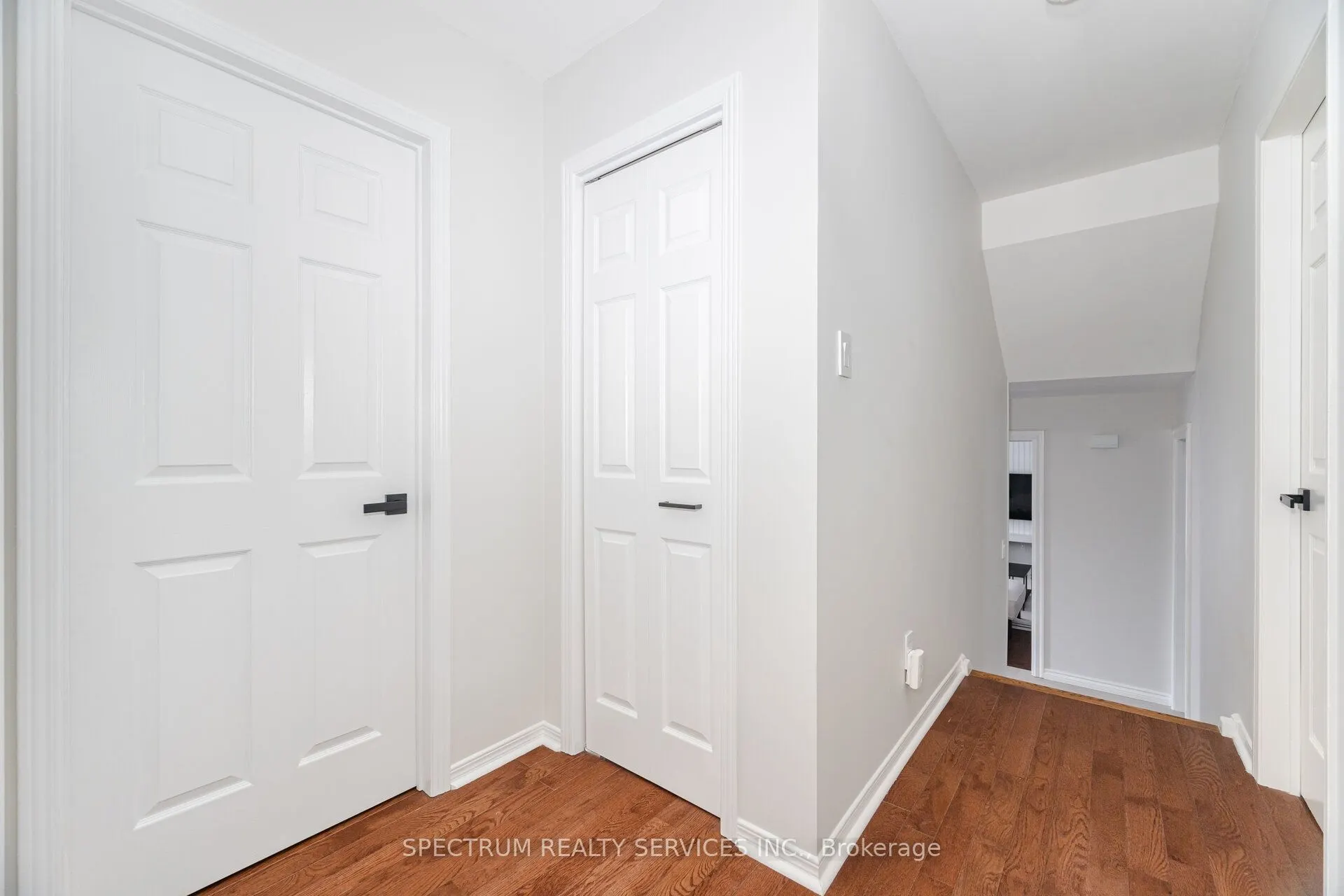 52 French Crescent