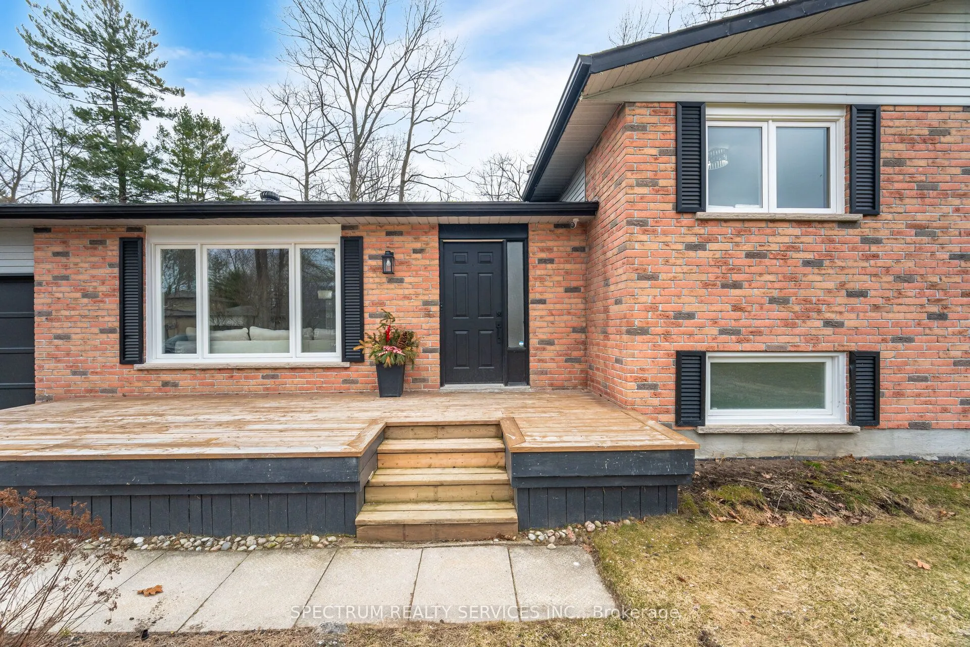 52 French Crescent