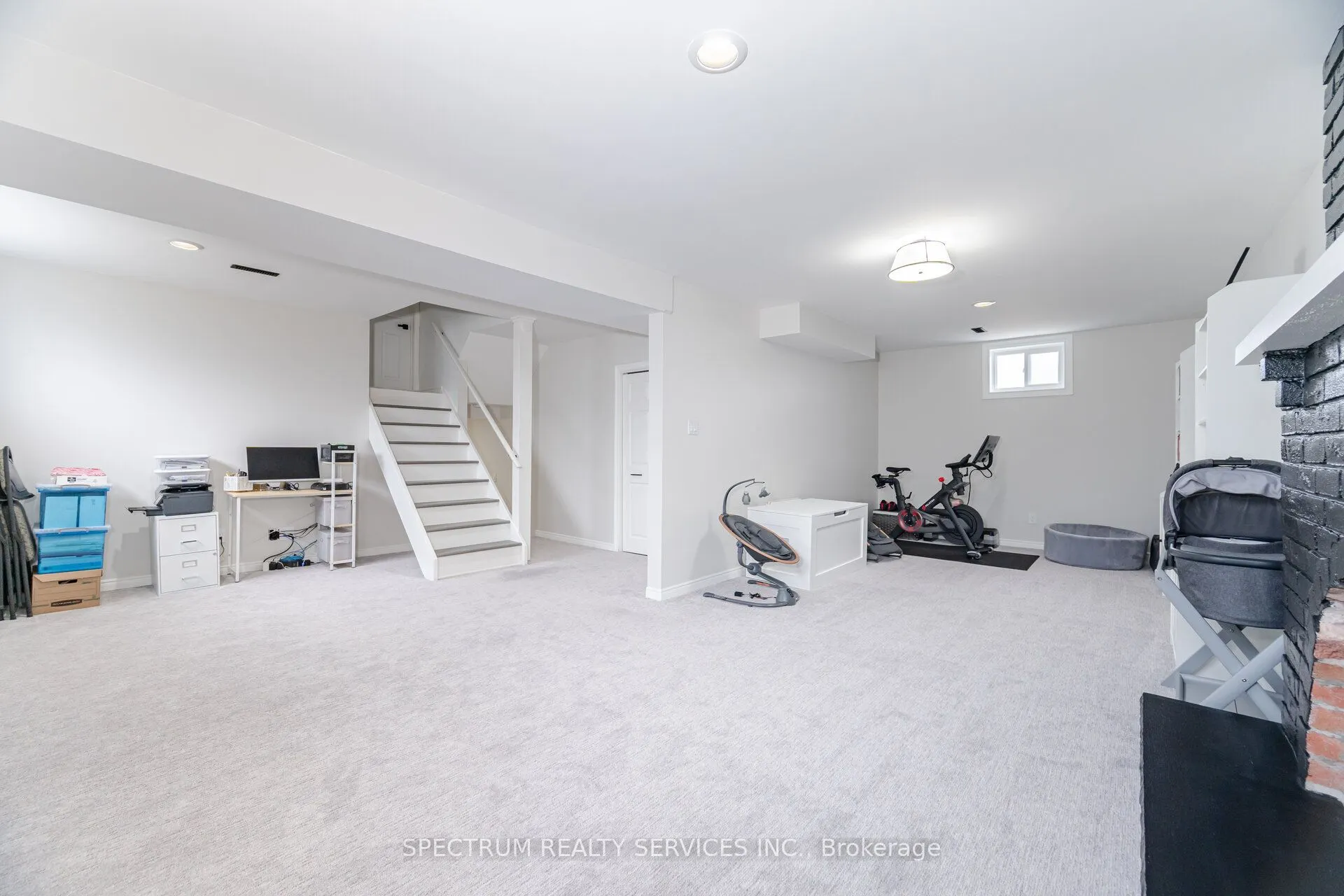 52 French Crescent