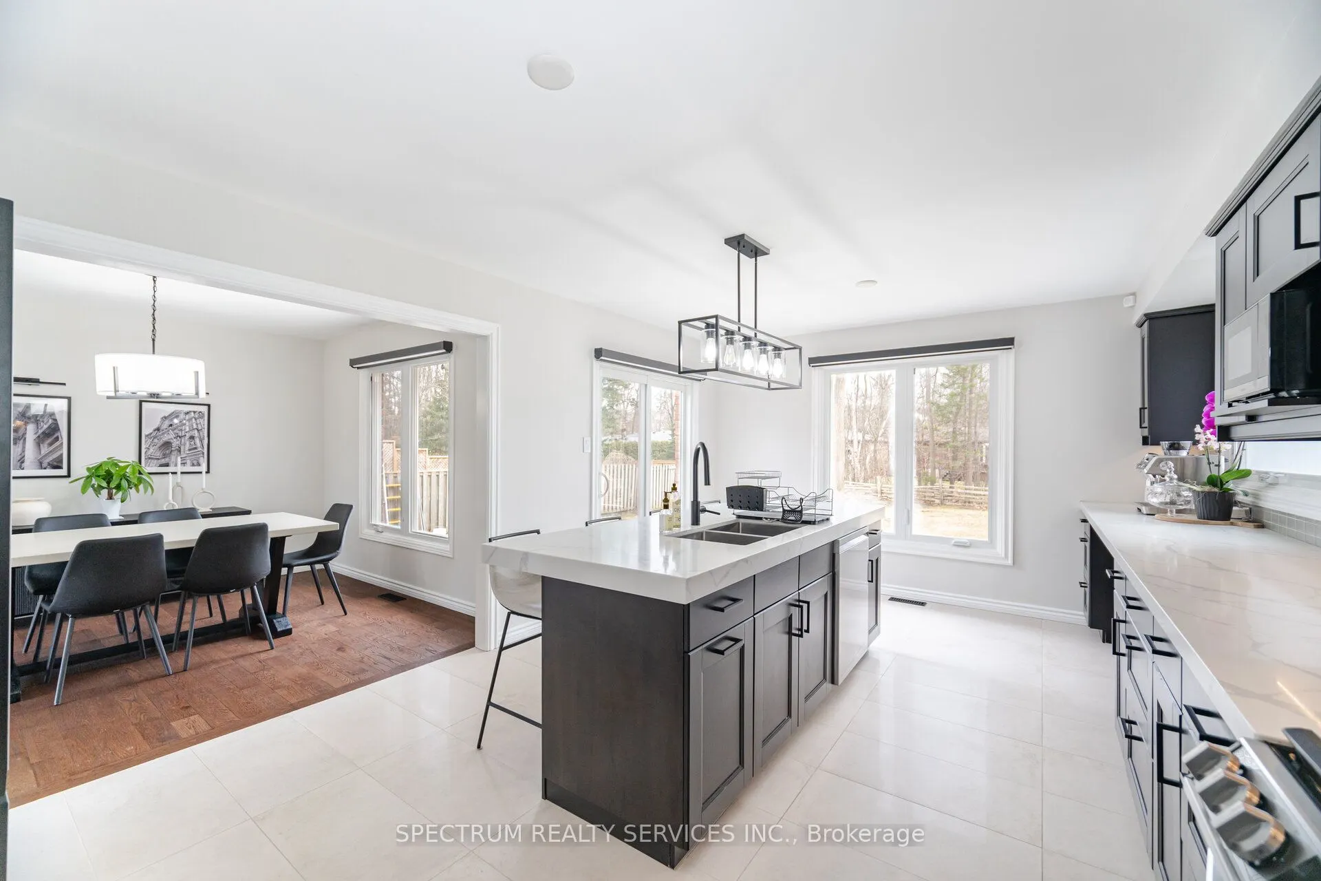 52 French Crescent