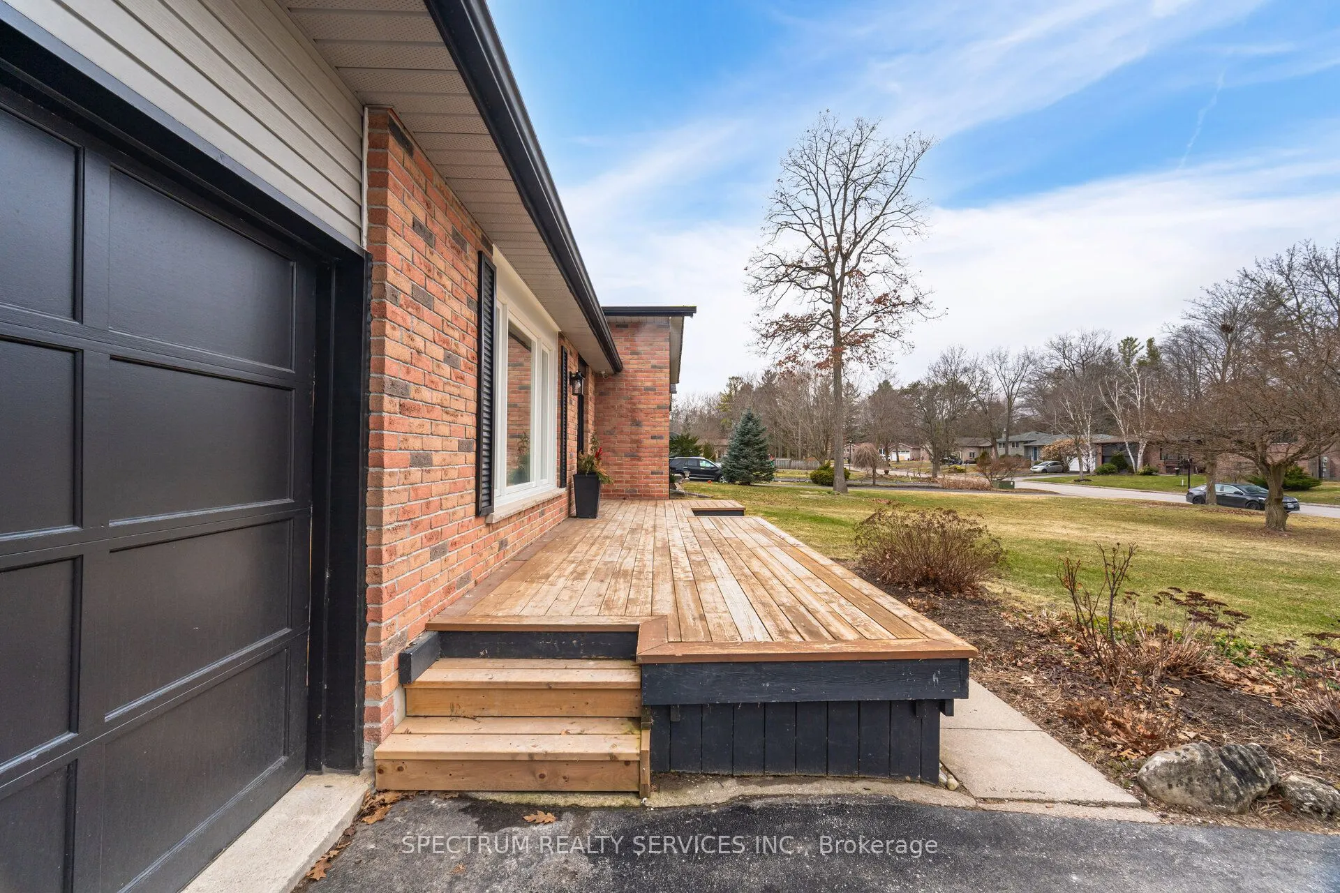 52 French Crescent