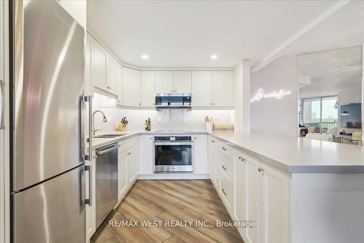 7811 Yonge Street, #1008