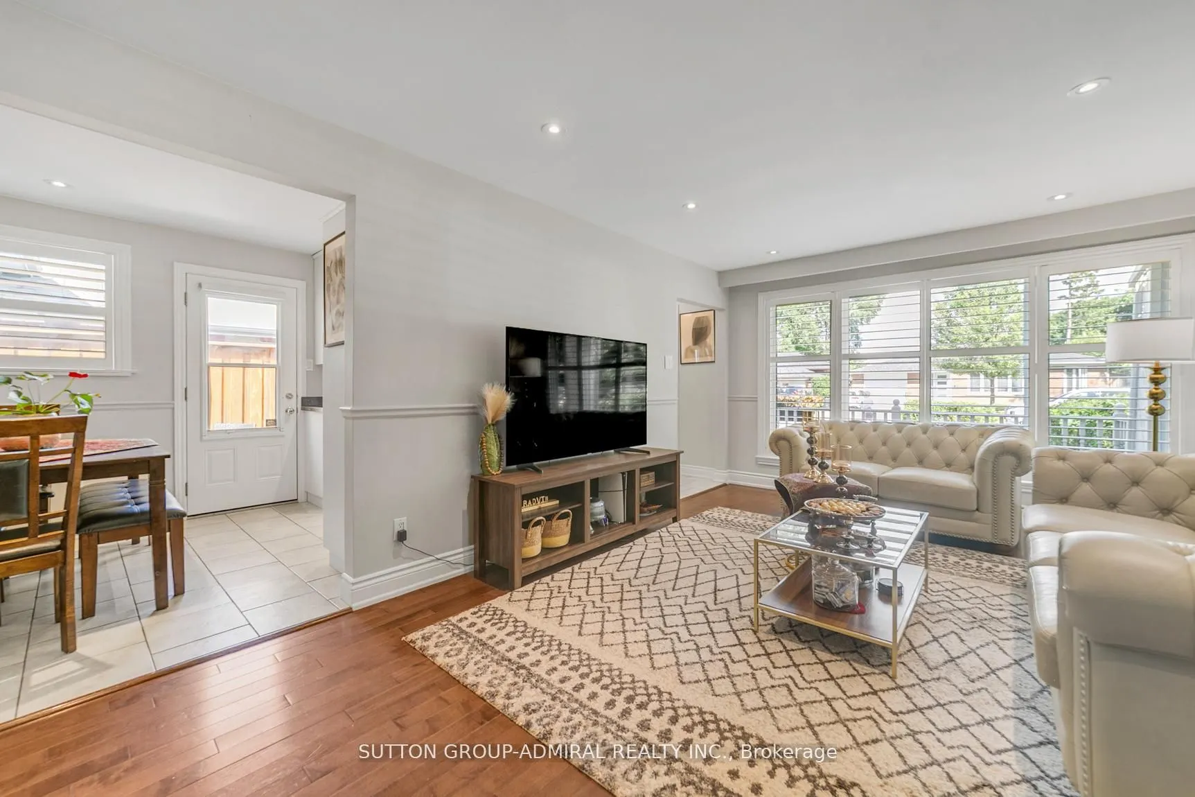 10 Kitimat Crescent