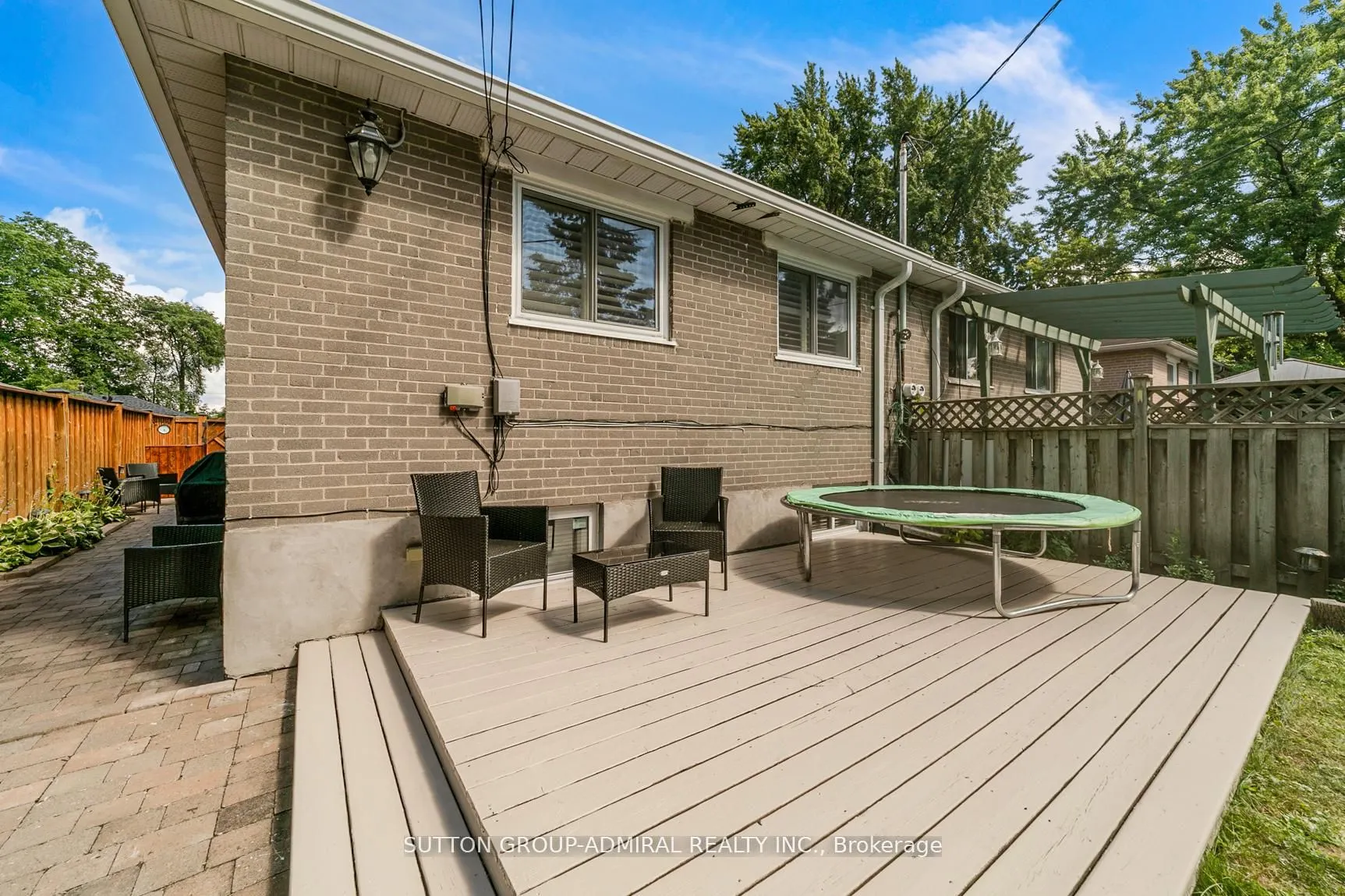 10 Kitimat Crescent