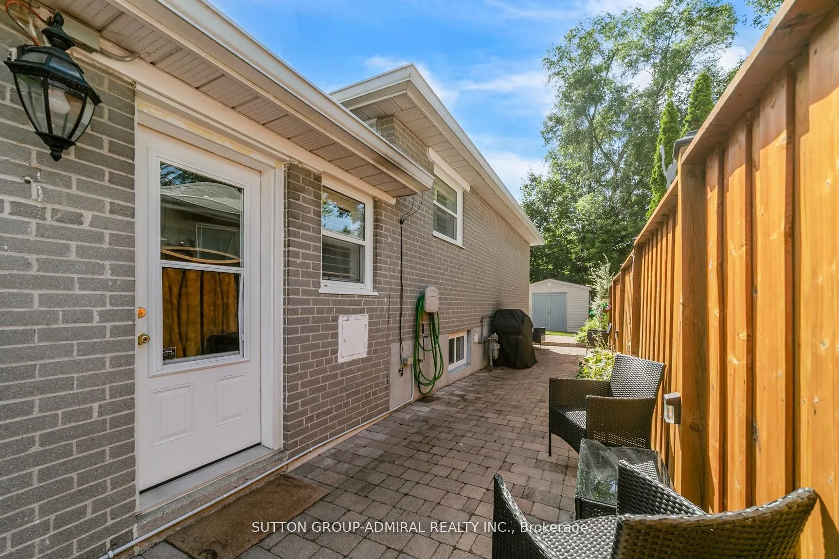 10 Kitimat Crescent