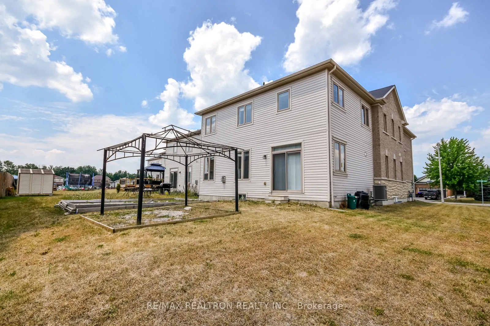 31 Gold Park Gate