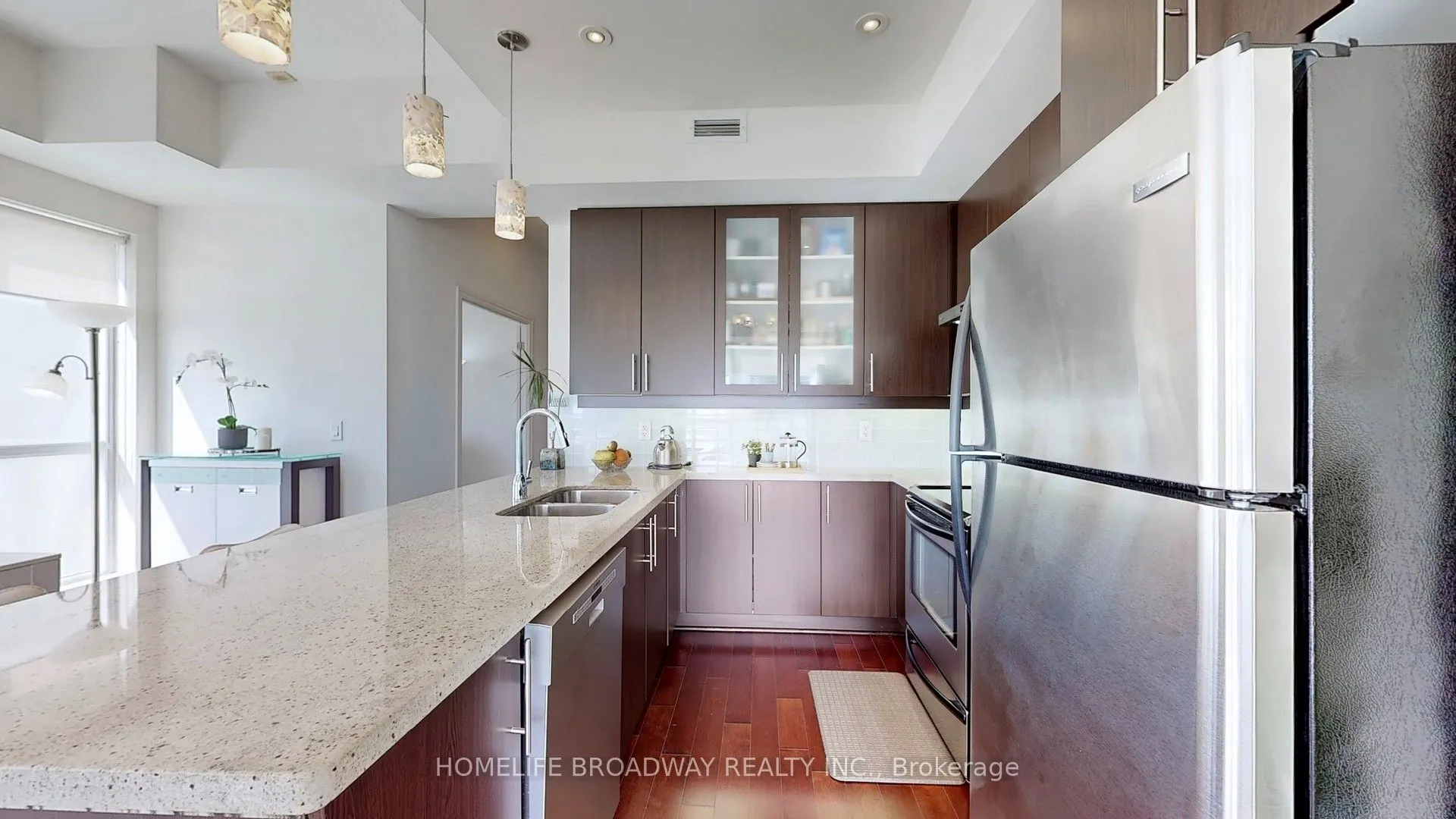 1 Upper Duke Crescent, #902