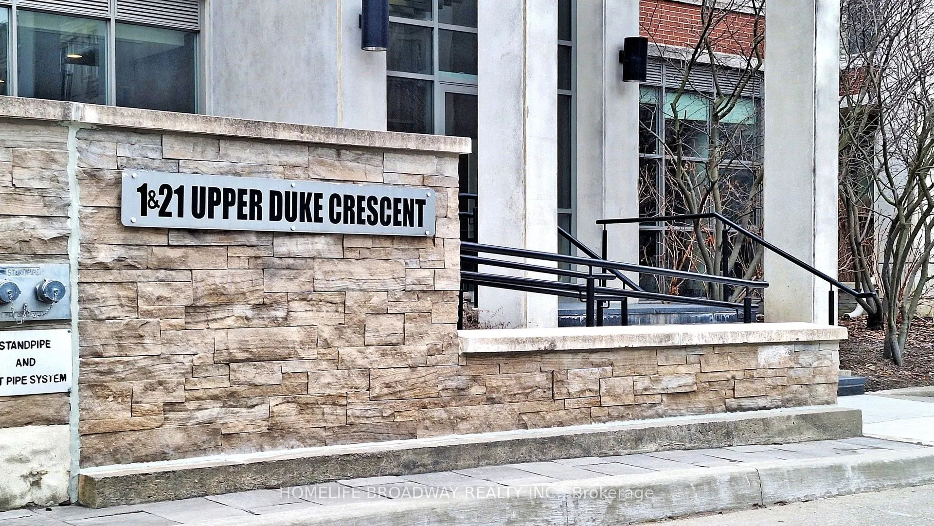 1 Upper Duke Crescent, #902