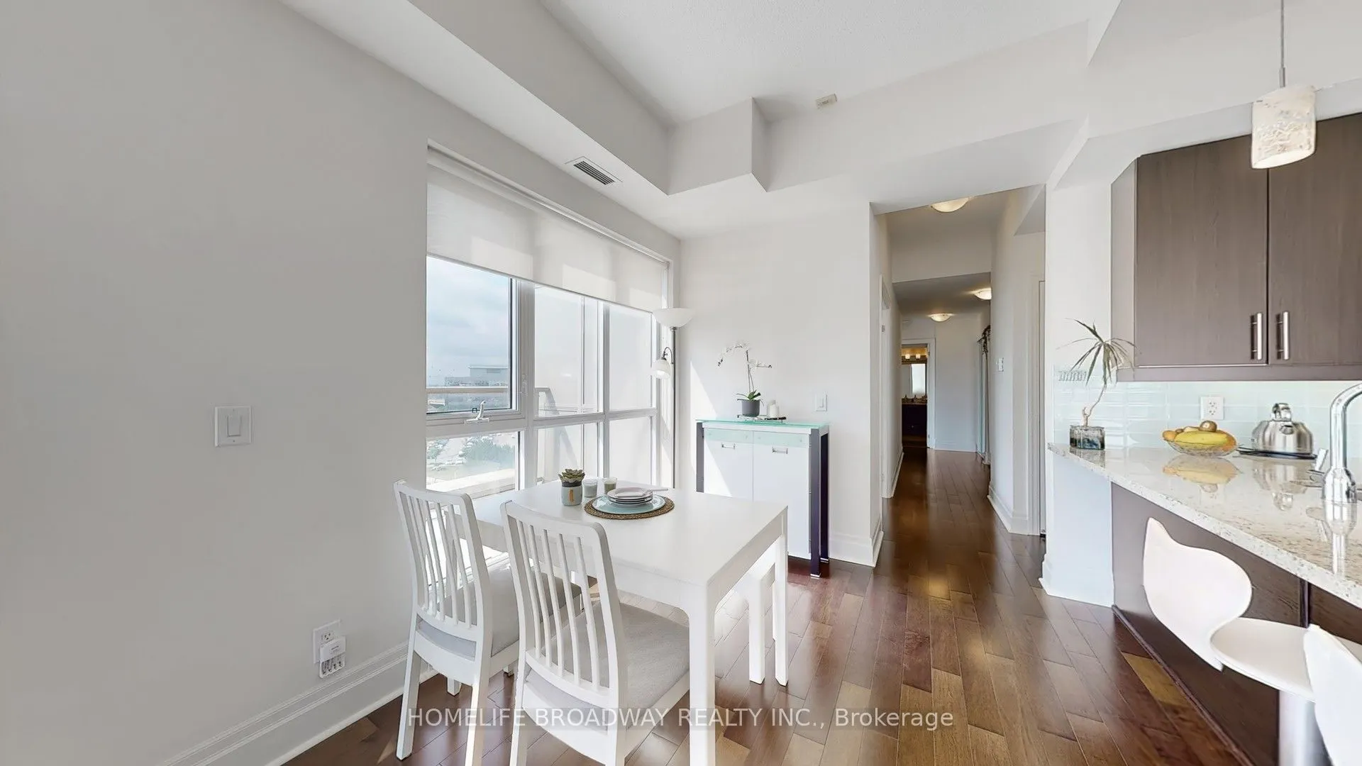 1 Upper Duke Crescent, #902