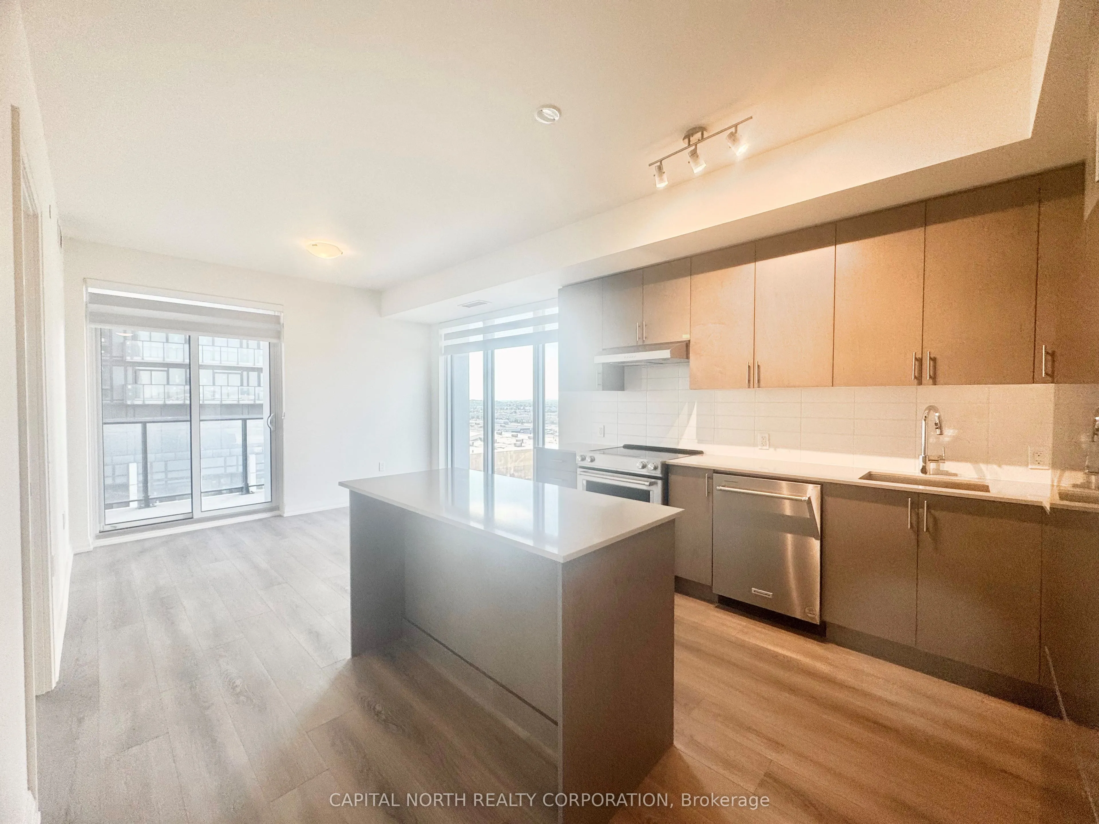 8960 Jane Street, #803