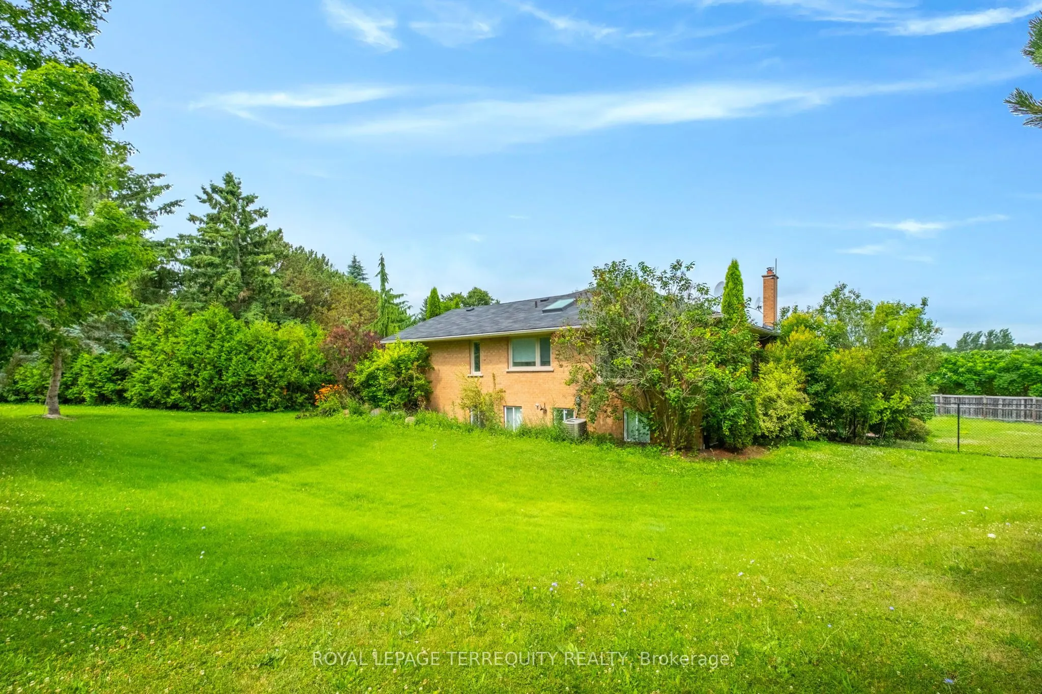 1041 15th Side Road