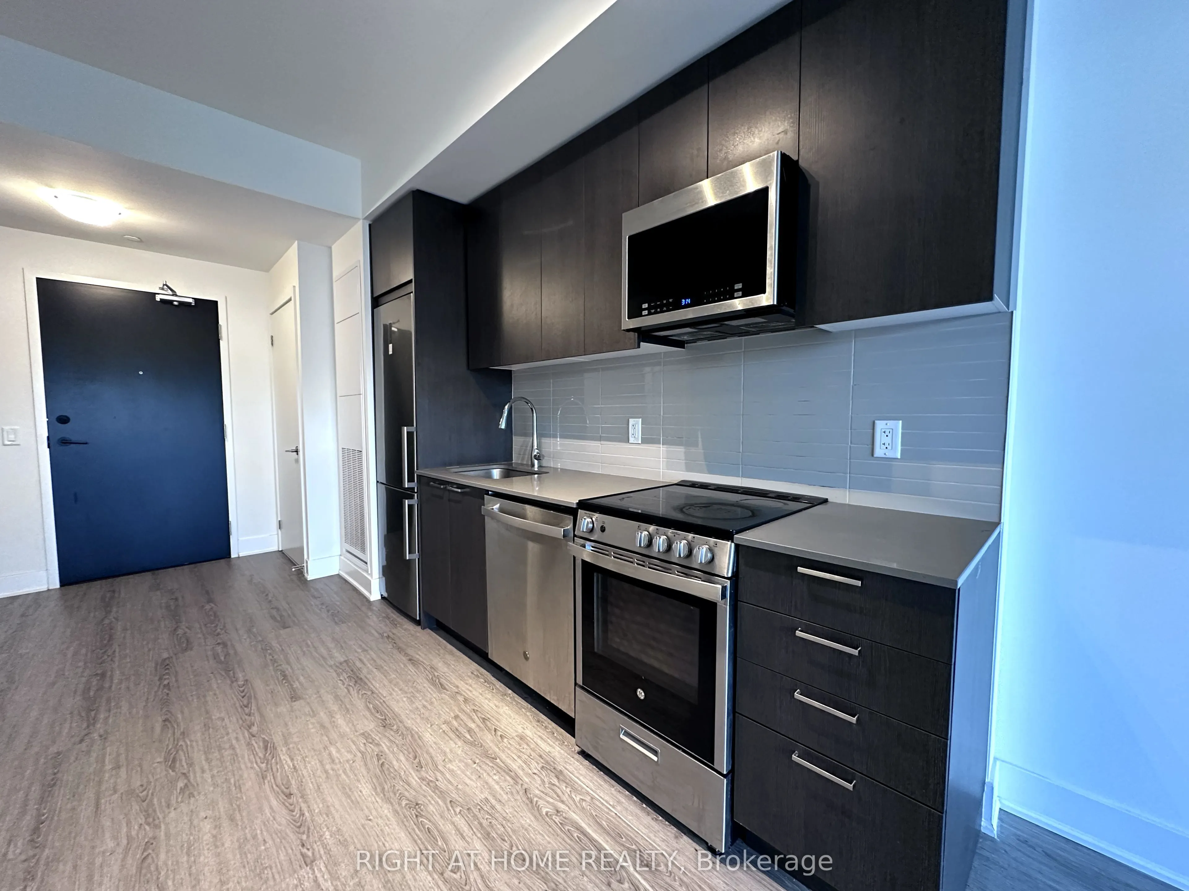 185 Deerfield Road, #015