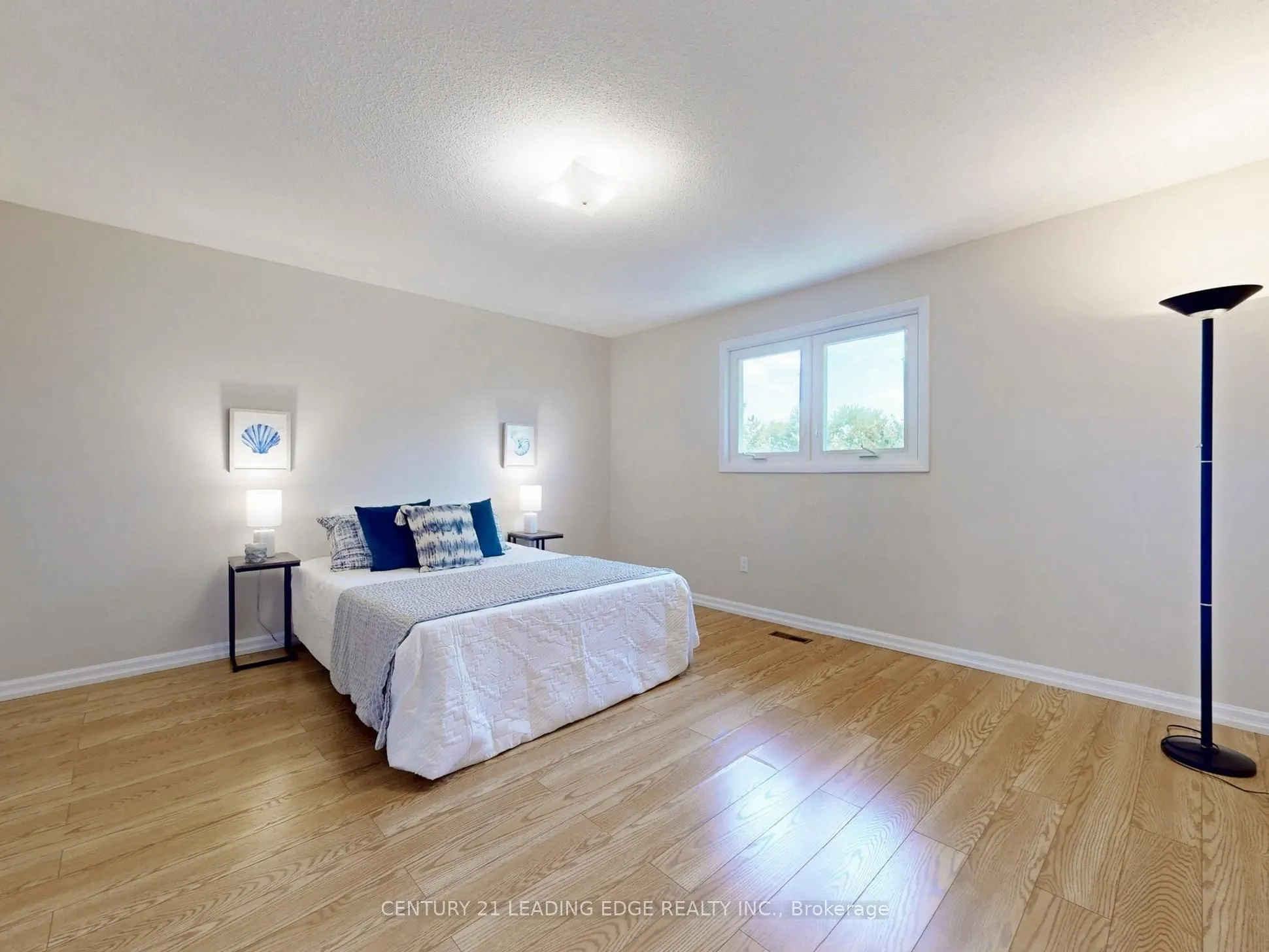 547 Village Parkway