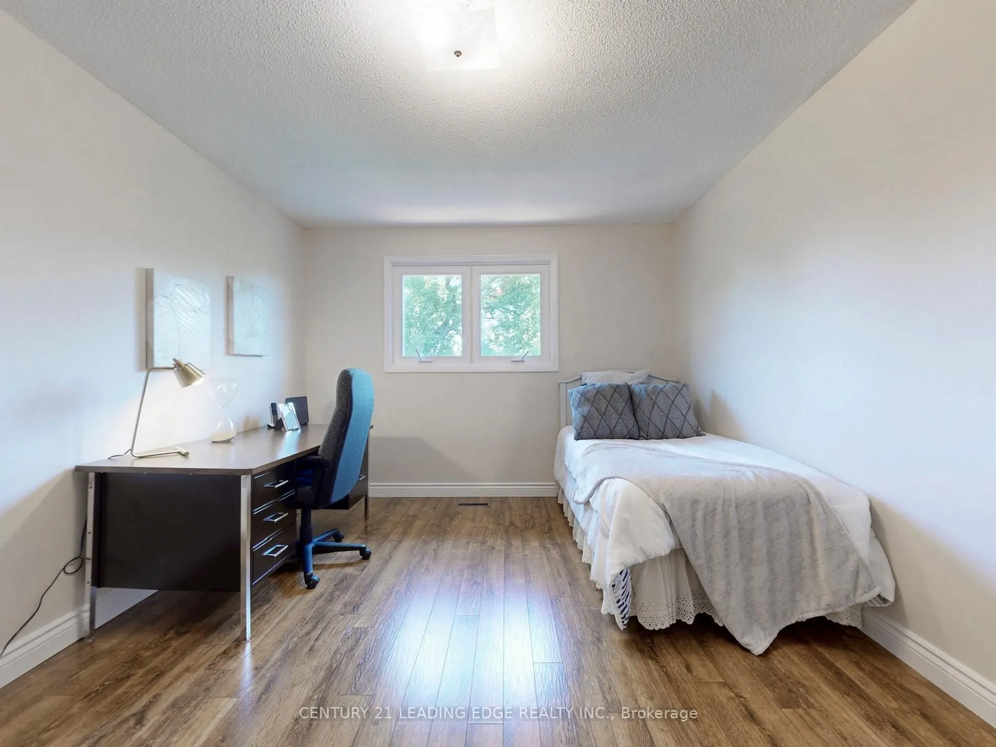 547 Village Parkway