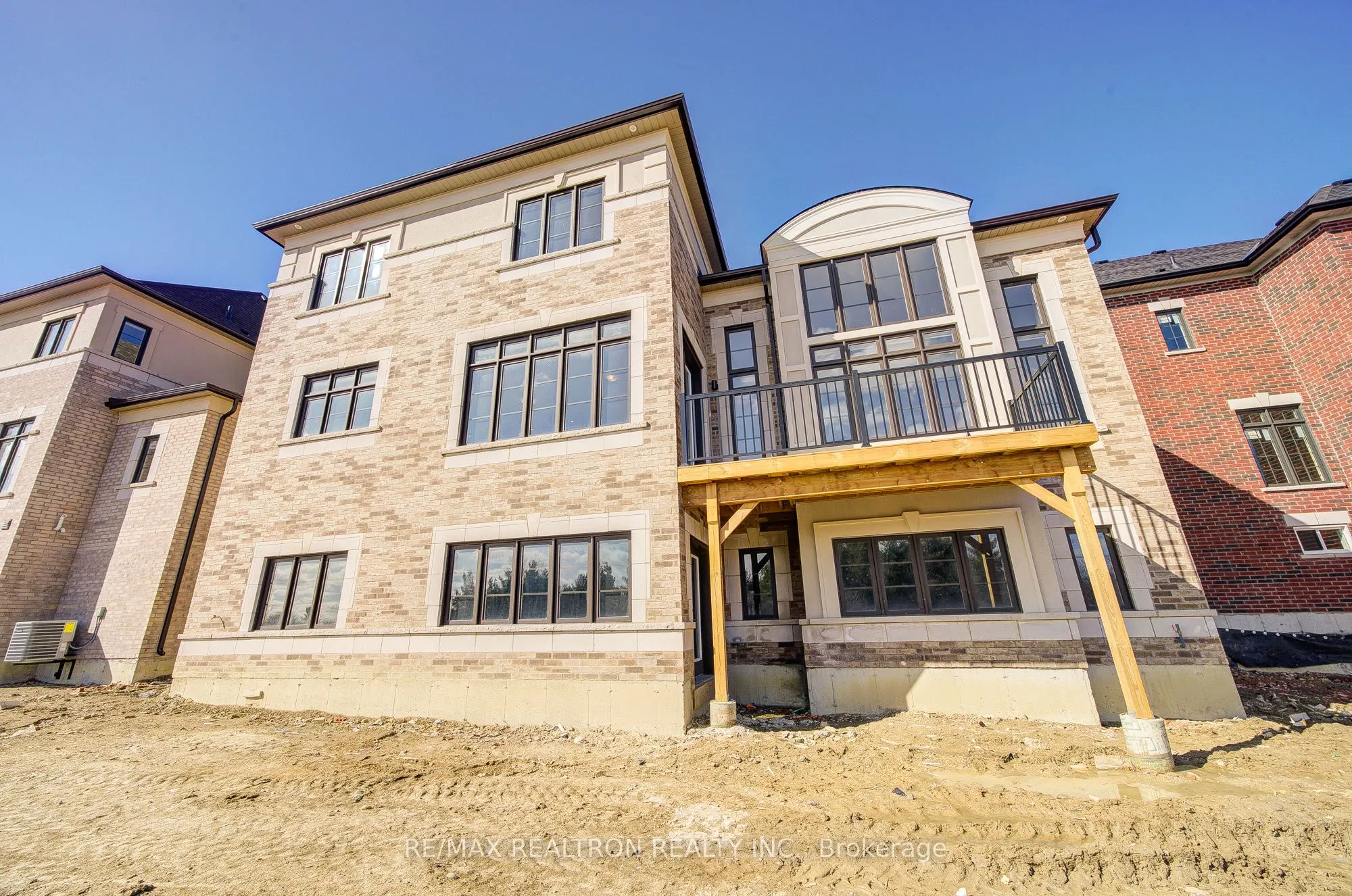 92 Sunny Acre Crescent