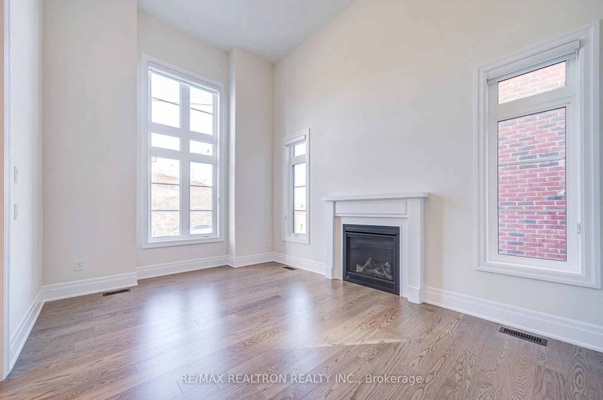 92 Sunny Acre Crescent