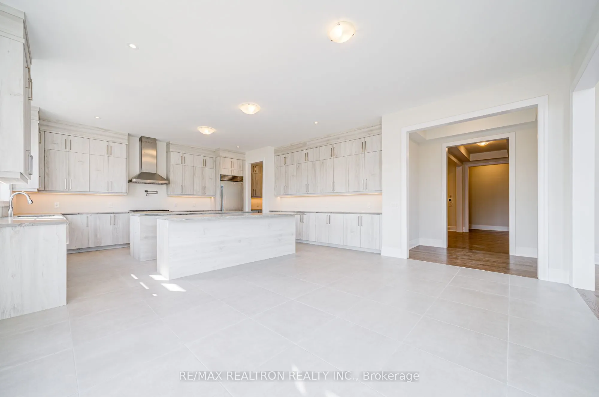 92 Sunny Acre Crescent