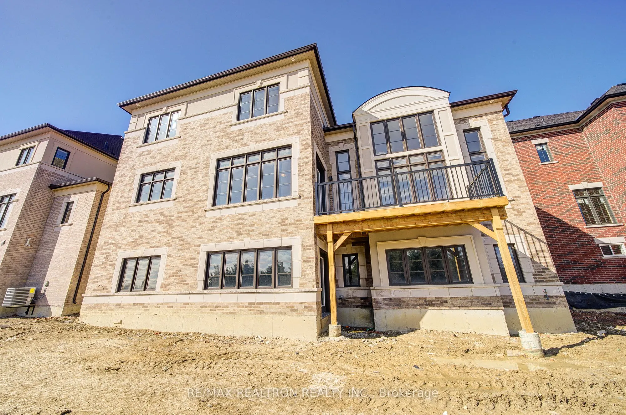 92 Sunny Acre Crescent