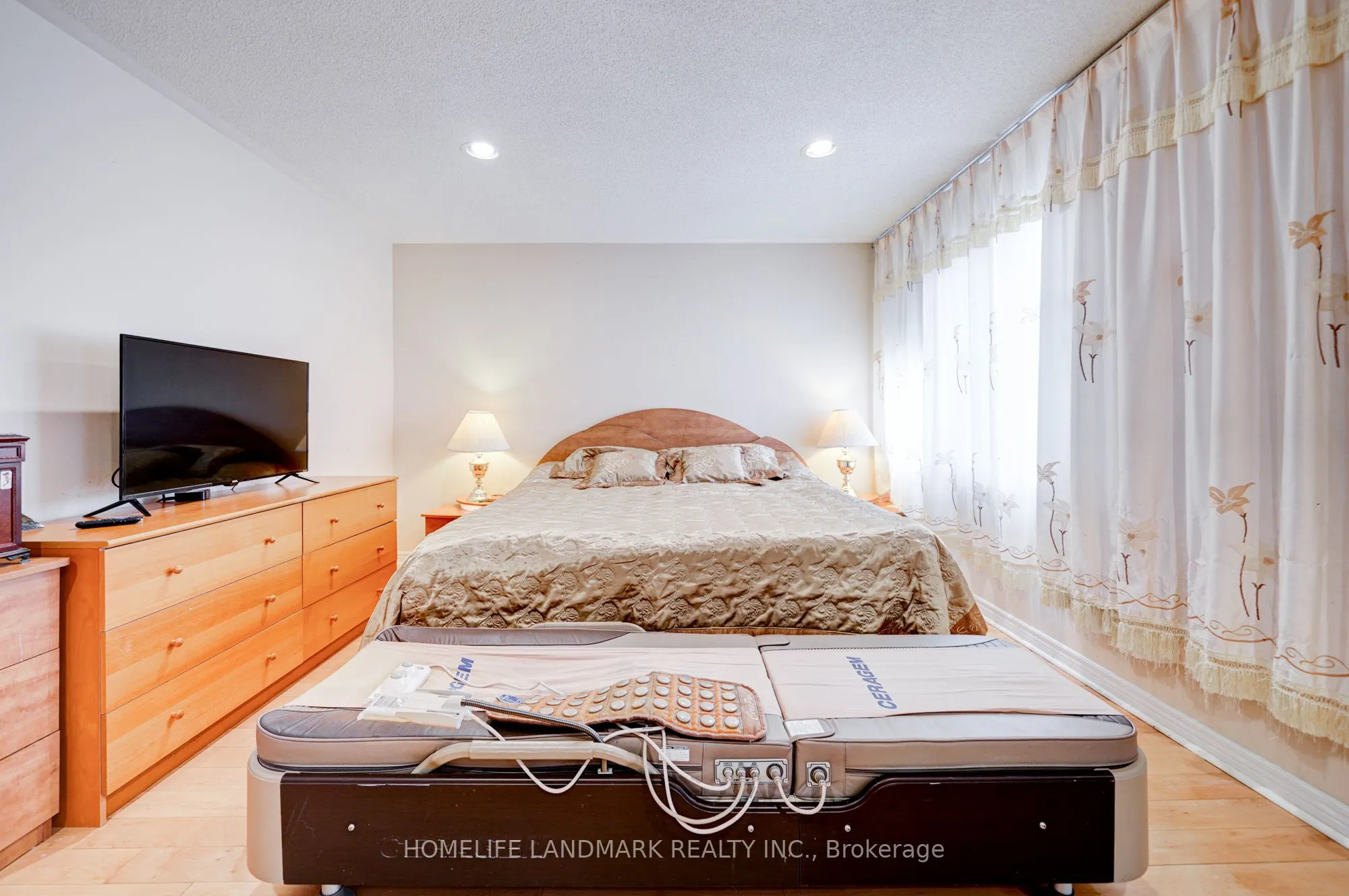 35 Forester Crescent
